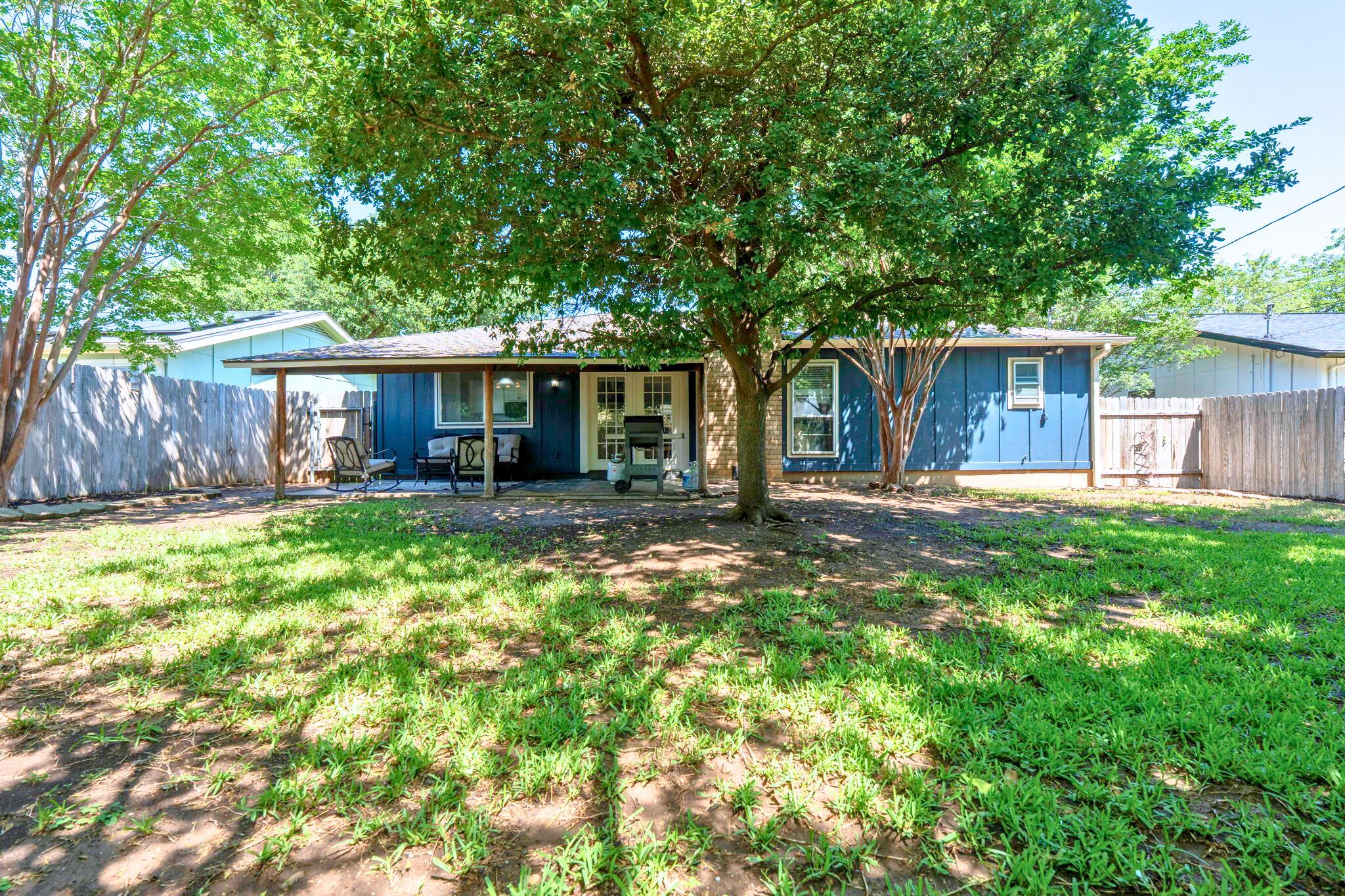 907 Cactus Dr, Round Rock, TX 78681