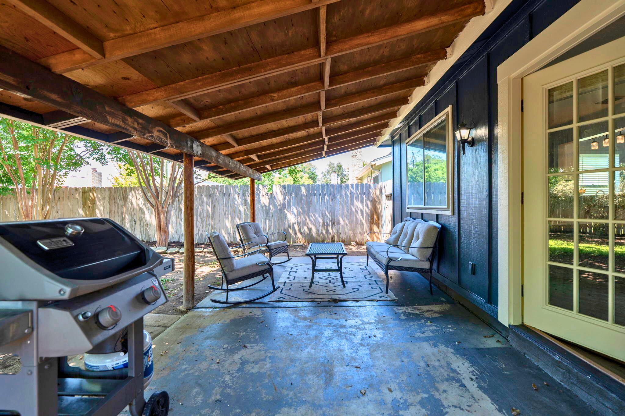 907 Cactus Dr, Round Rock, TX 78681