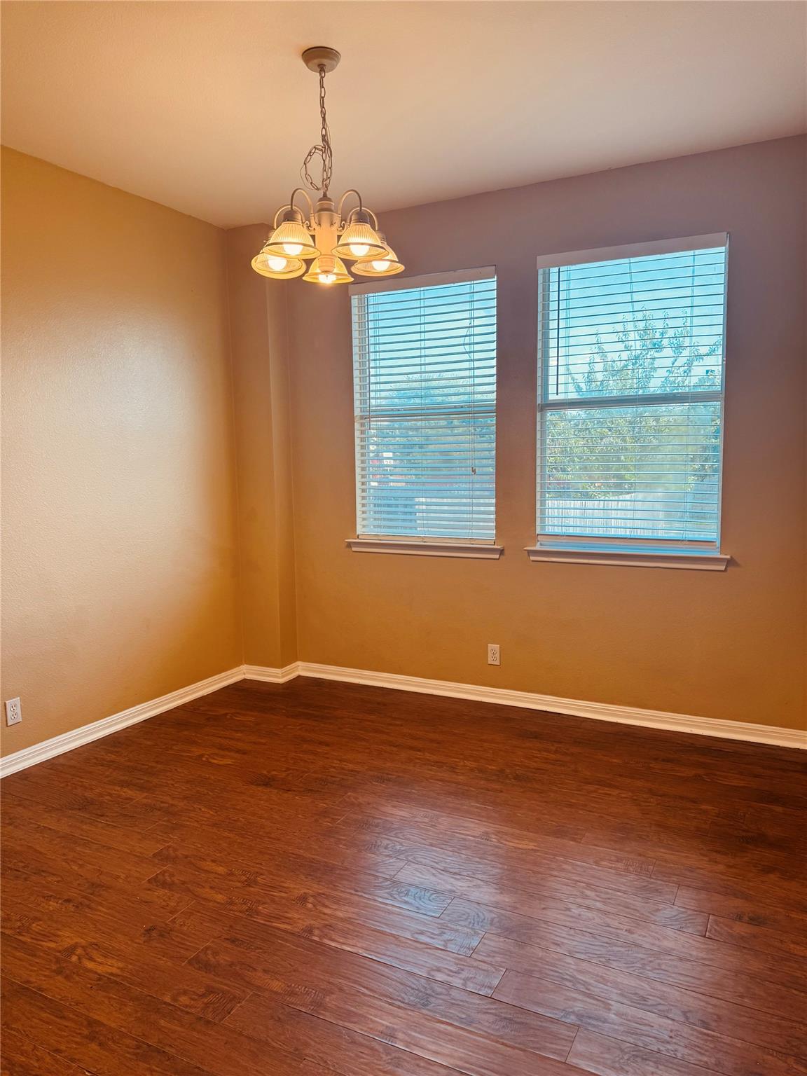 8217 Menlo Park Pl, Round Rock, TX 78681