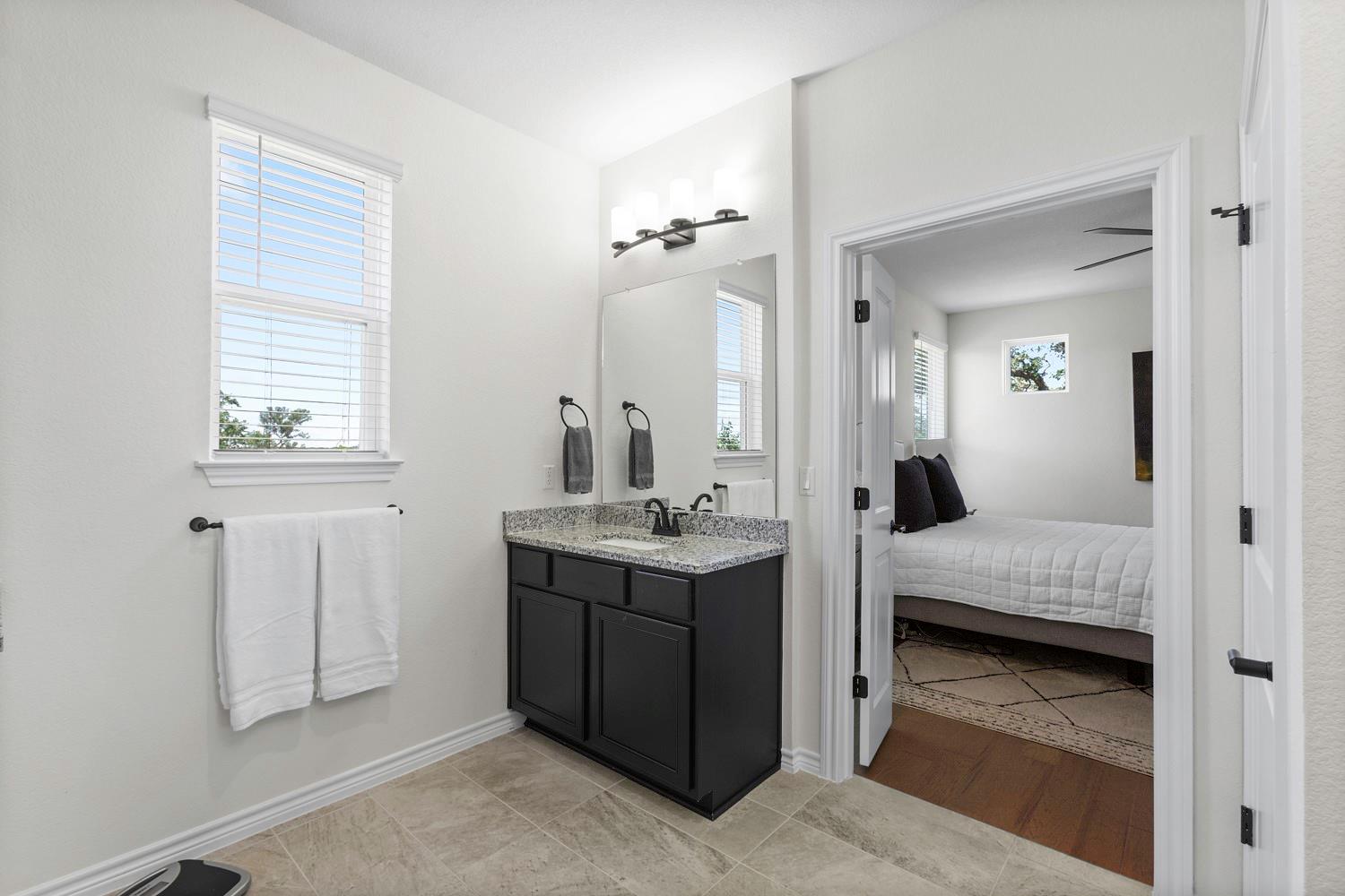 125 Surfside St, San Marcos, TX 78666