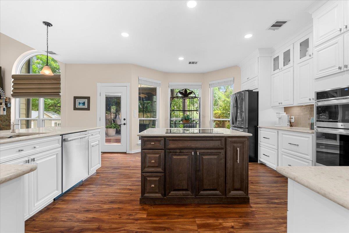 509 Oak Park Dr, Round Rock, TX 78681