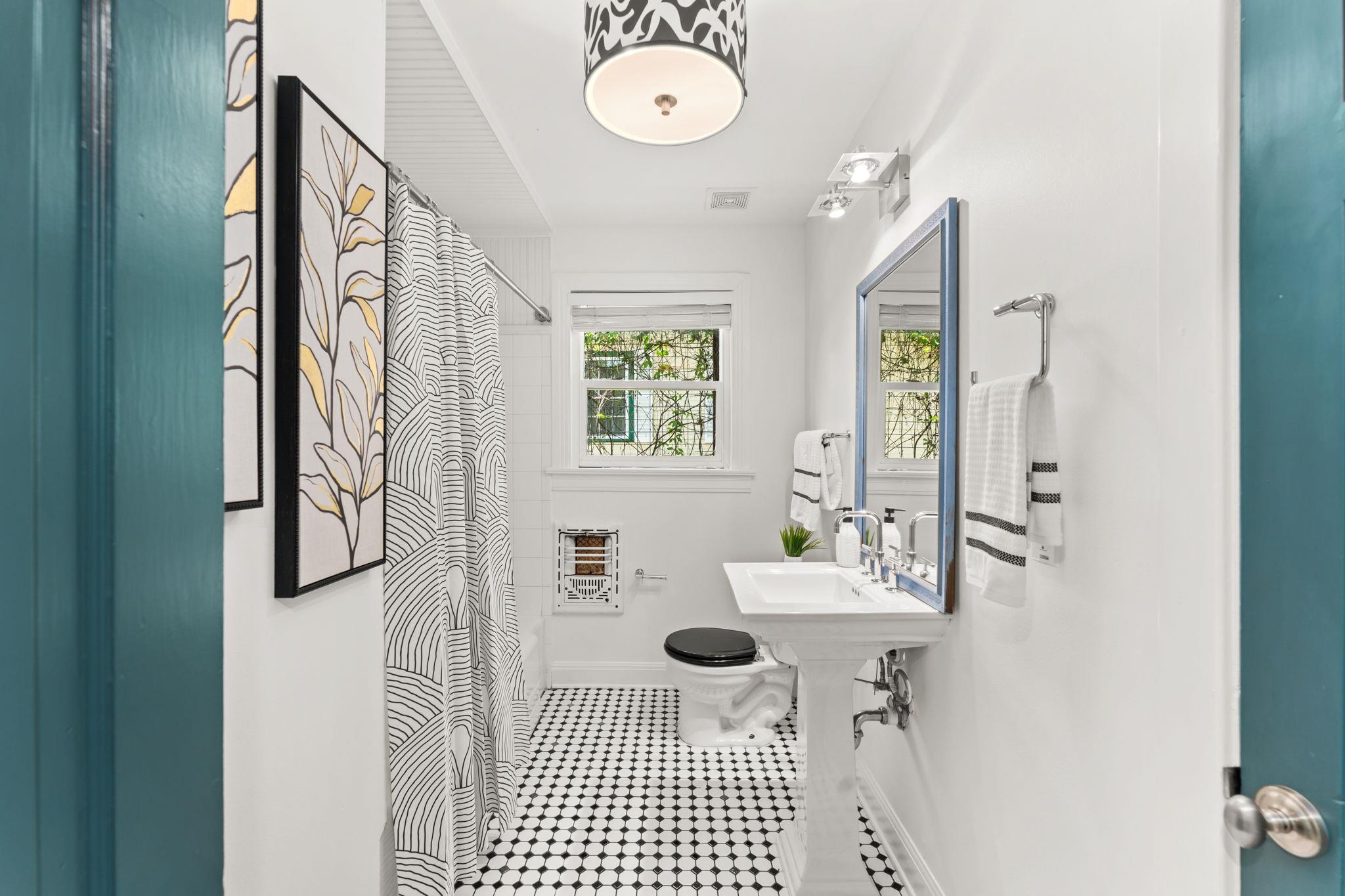 2004 Bremen St, Austin, TX 78703