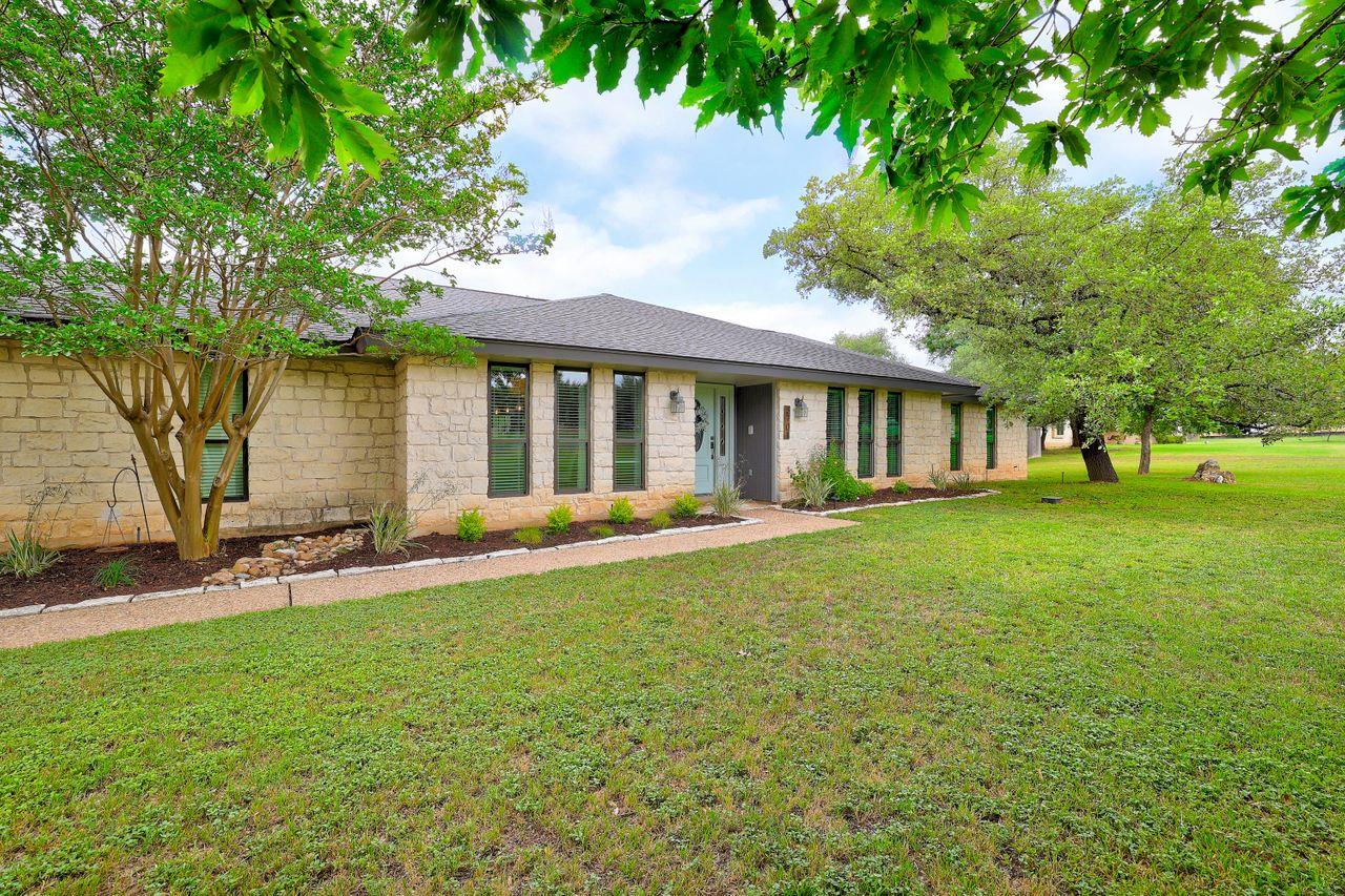 3701 Arrowhead Cir, Round Rock, TX 78681