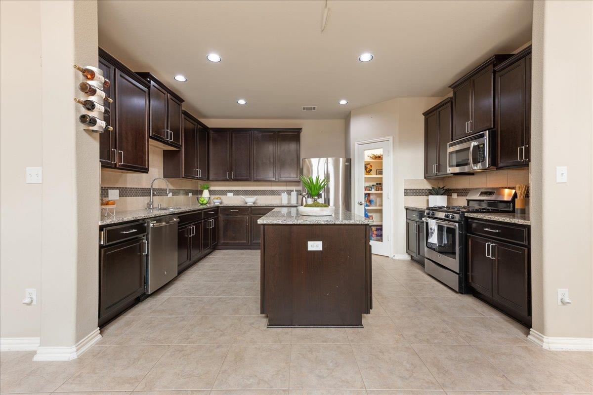 1366 Red Stag Pl, Round Rock, TX 78665