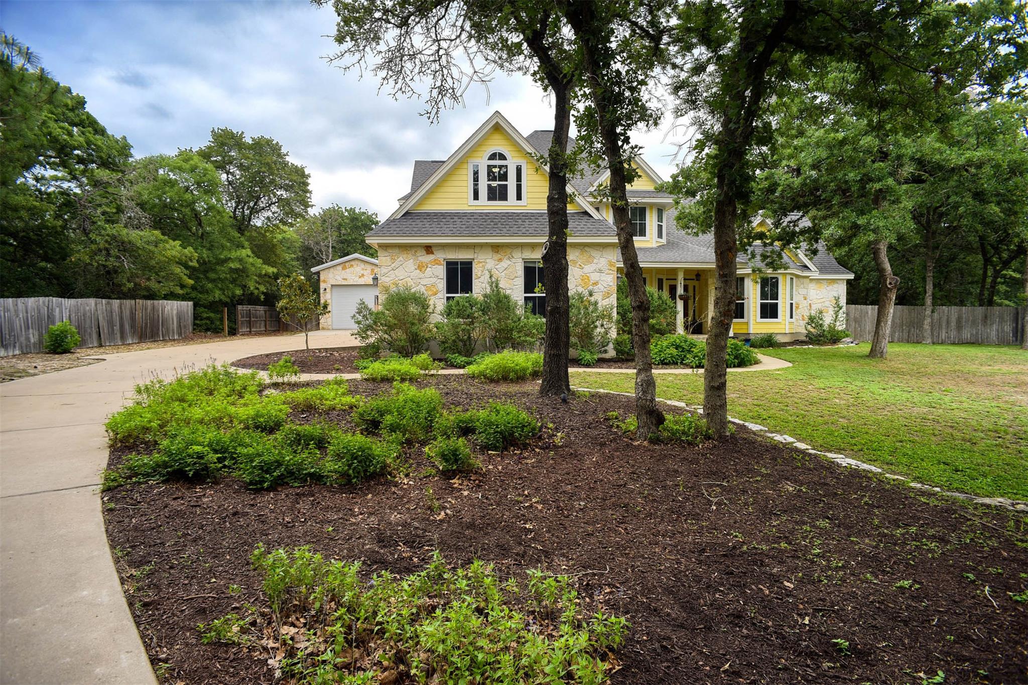 233 Maple Leaf Trl, Elgin, TX 78621