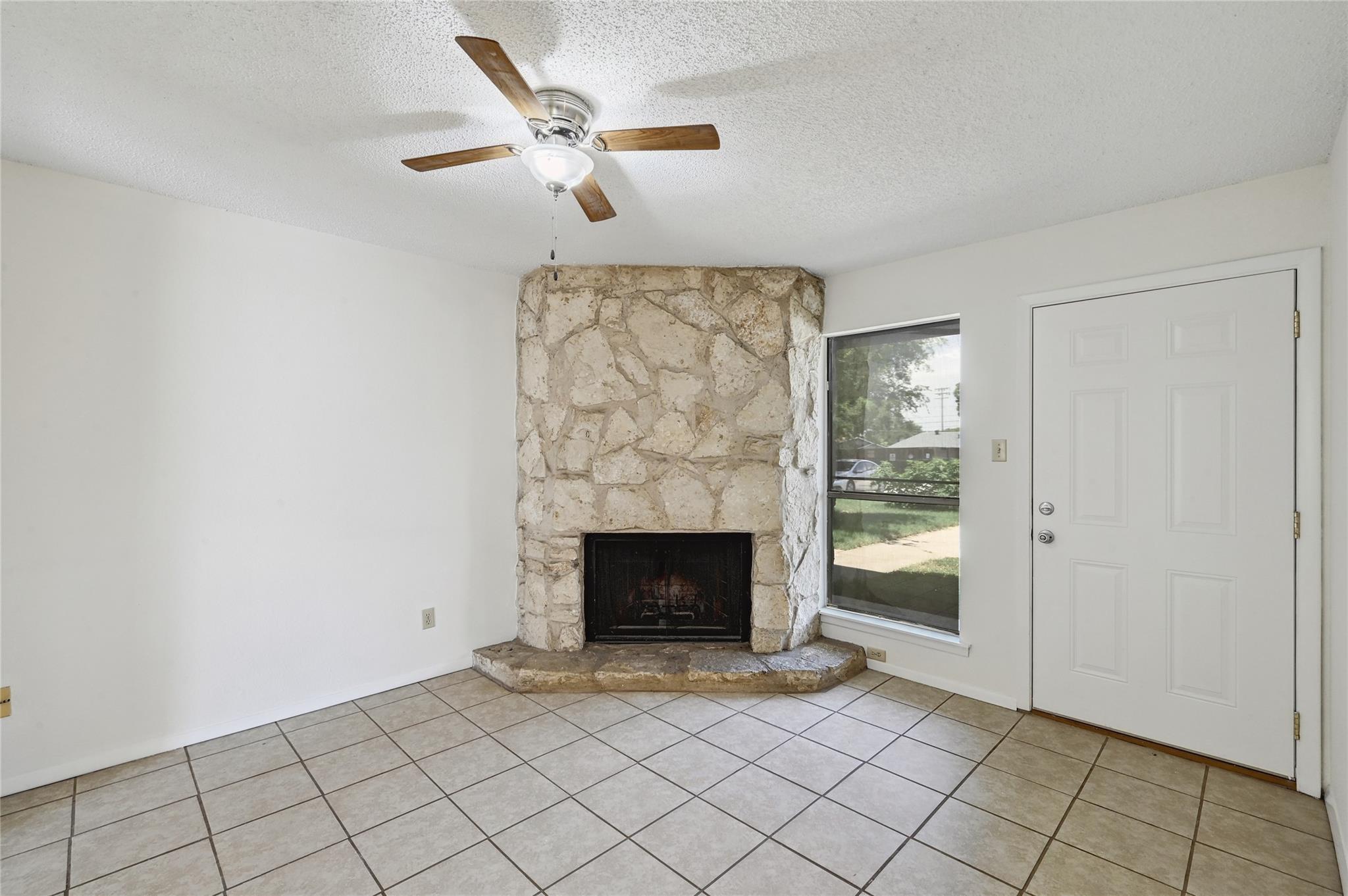 4307 S 1st St # 104, Austin, TX 78745