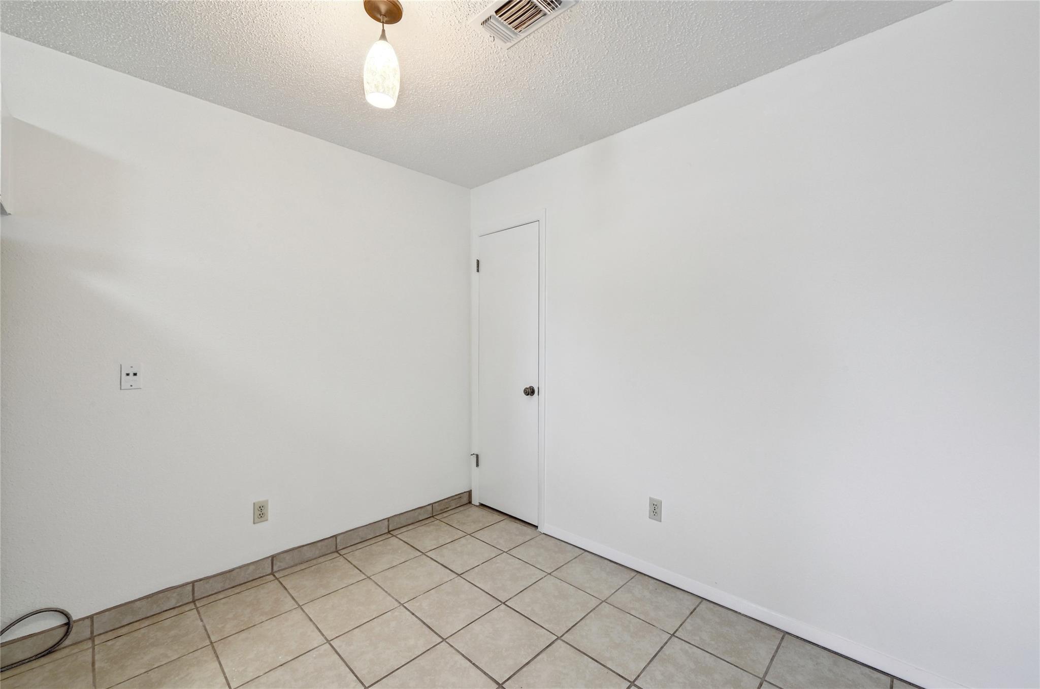 4307 S 1st St # 104, Austin, TX 78745