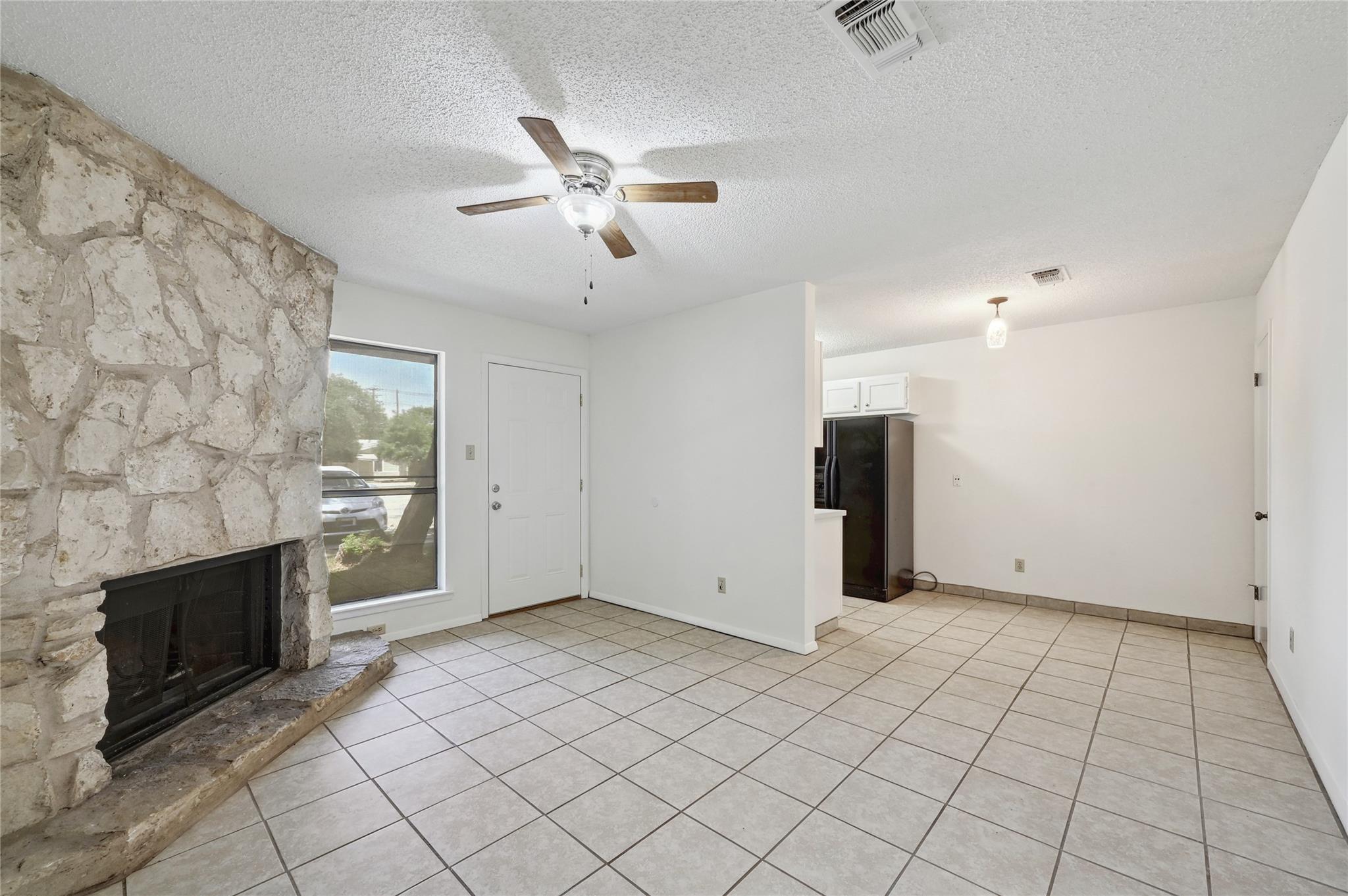 4307 S 1st St # 104, Austin, TX 78745