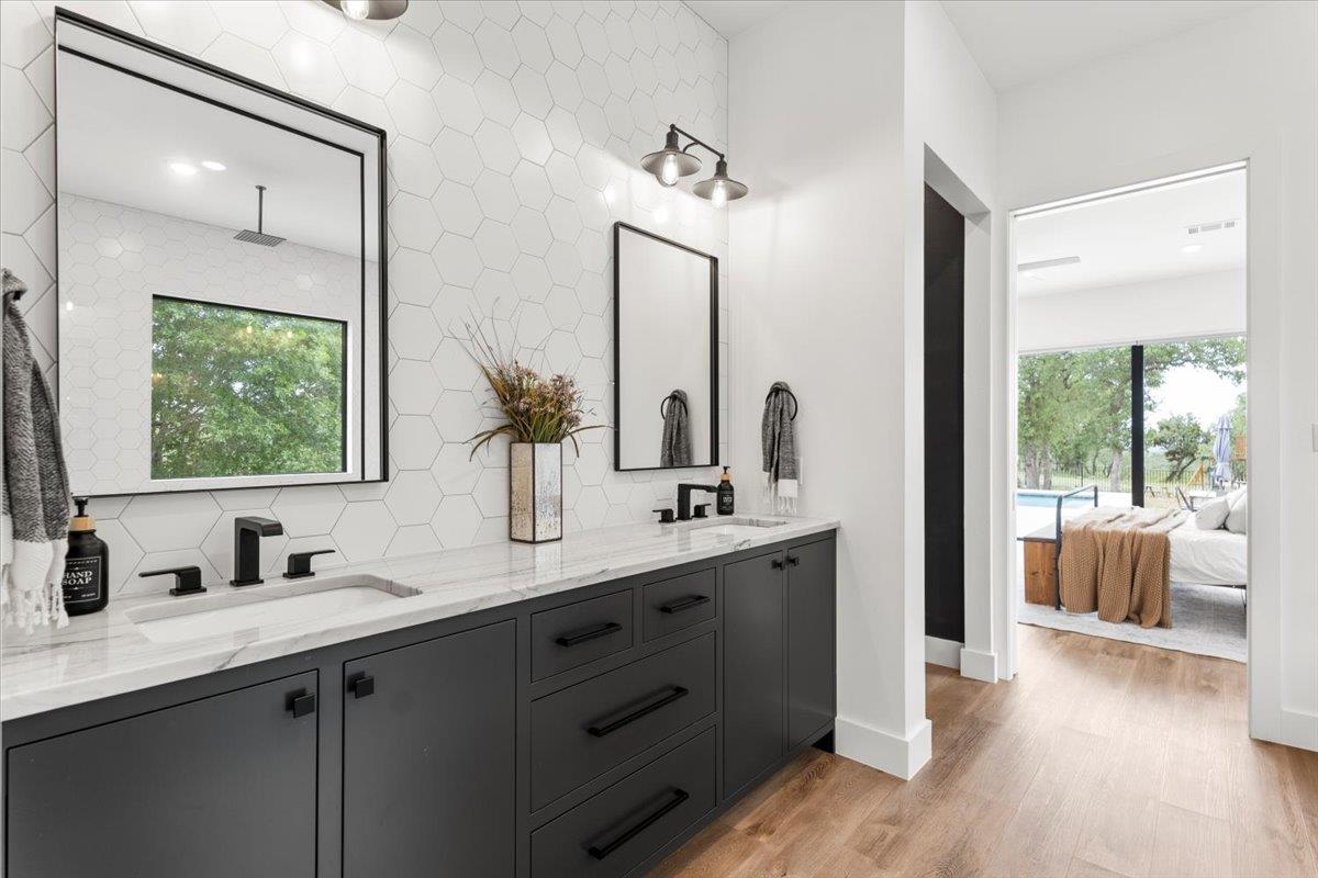 296 & 300 Ivy Dr, Liberty Hill, TX 78642