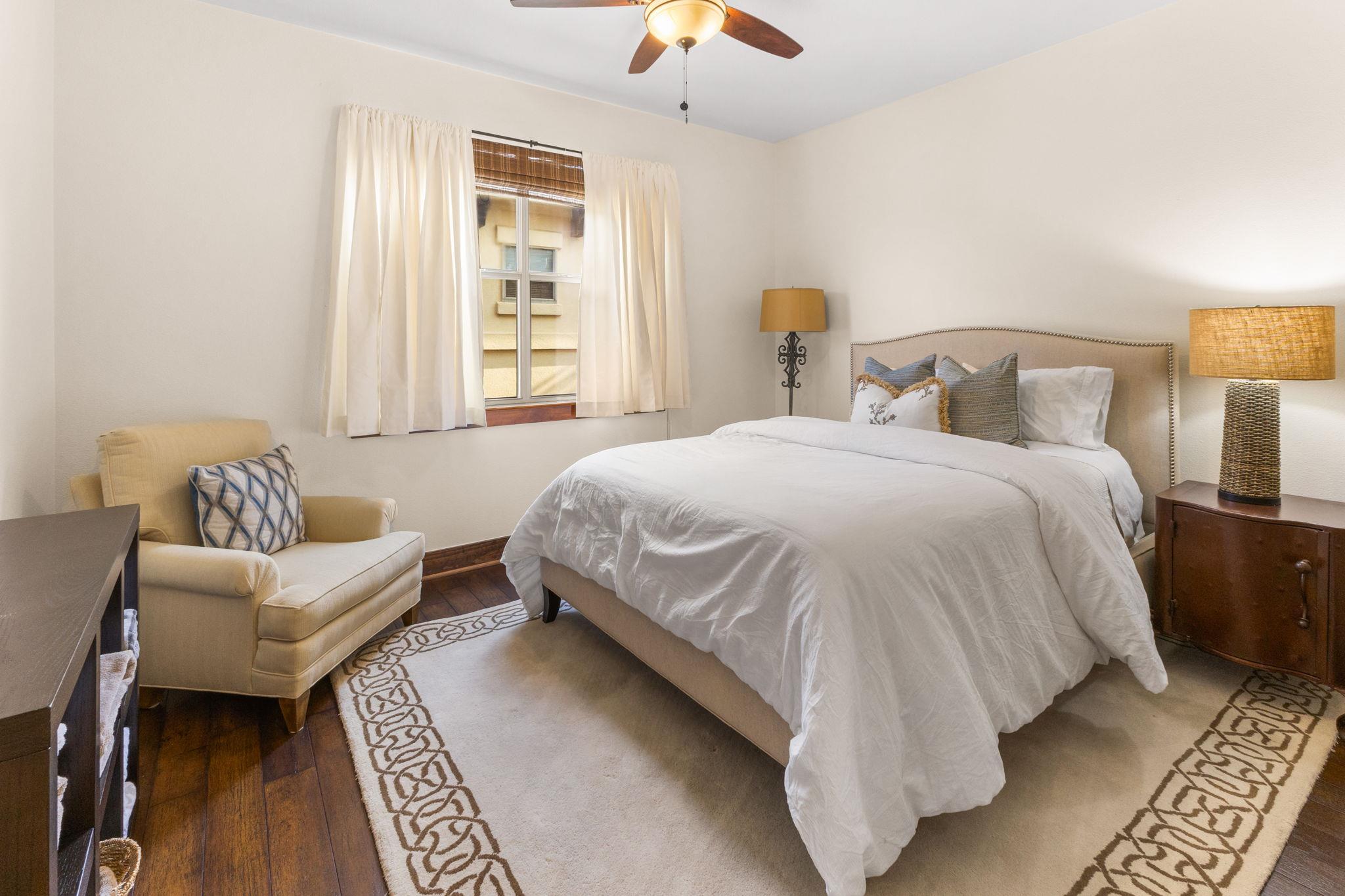 2804B Lohmans Ford Rd, Lago Vista, TX 78645