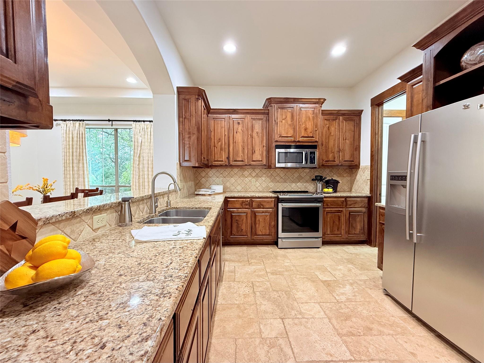 2804B Lohmans Ford Rd, Lago Vista, TX 78645