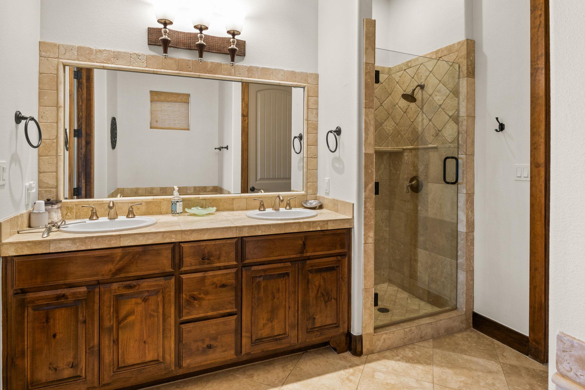 2804B Lohmans Ford Rd, Lago Vista, TX 78645