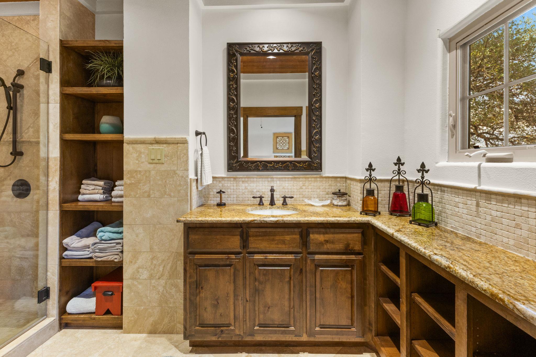 2804B Lohmans Ford Rd, Lago Vista, TX 78645