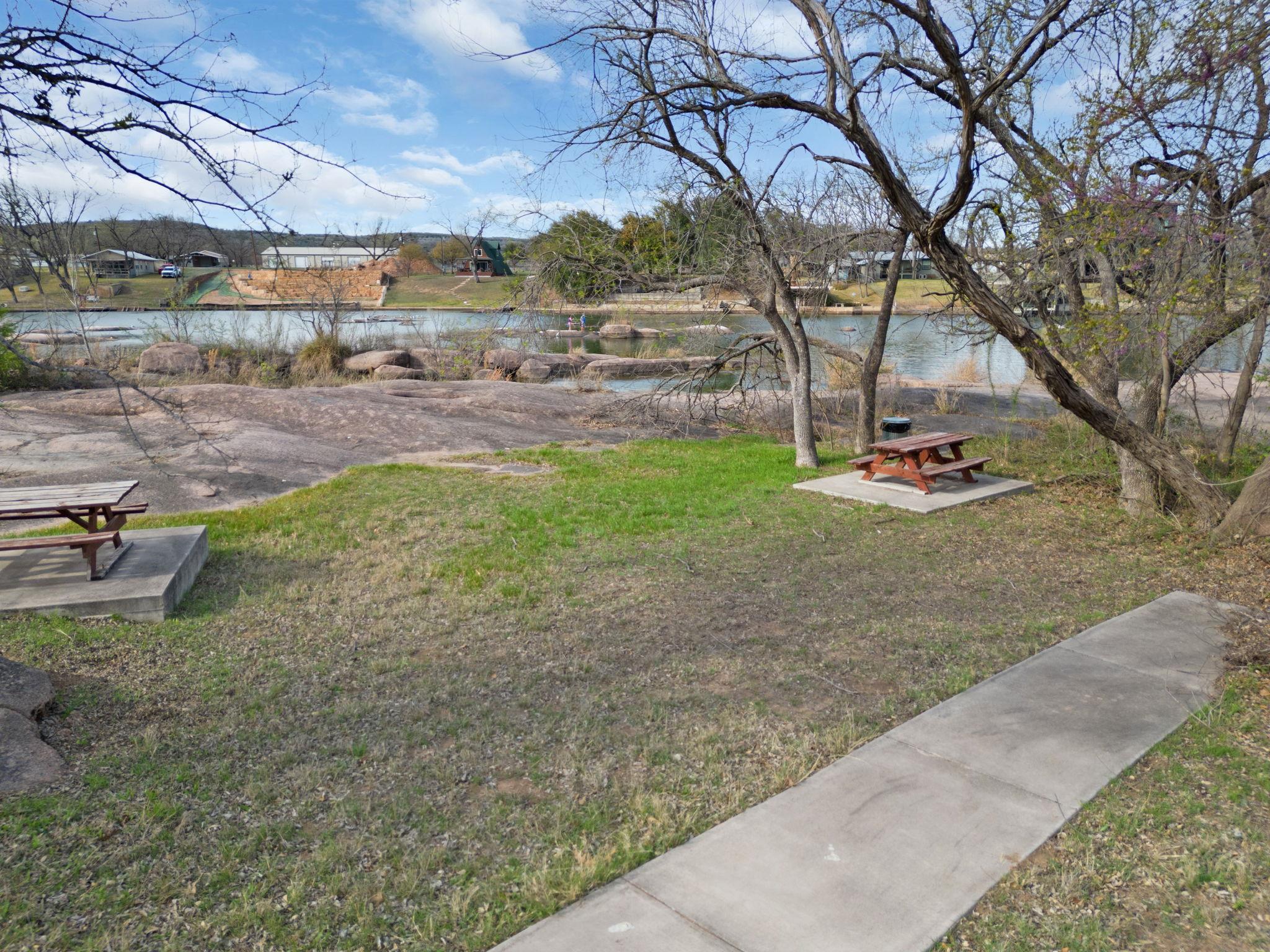 223 Timberline Dr, Burnet, TX 78611