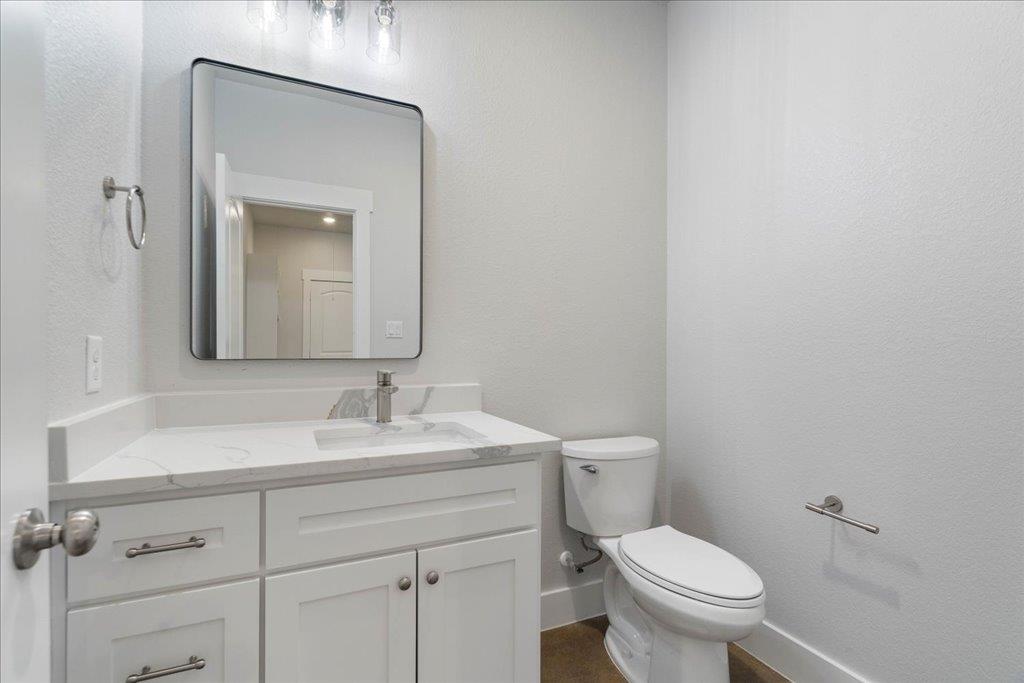 223 Timberline Dr, Burnet, TX 78611