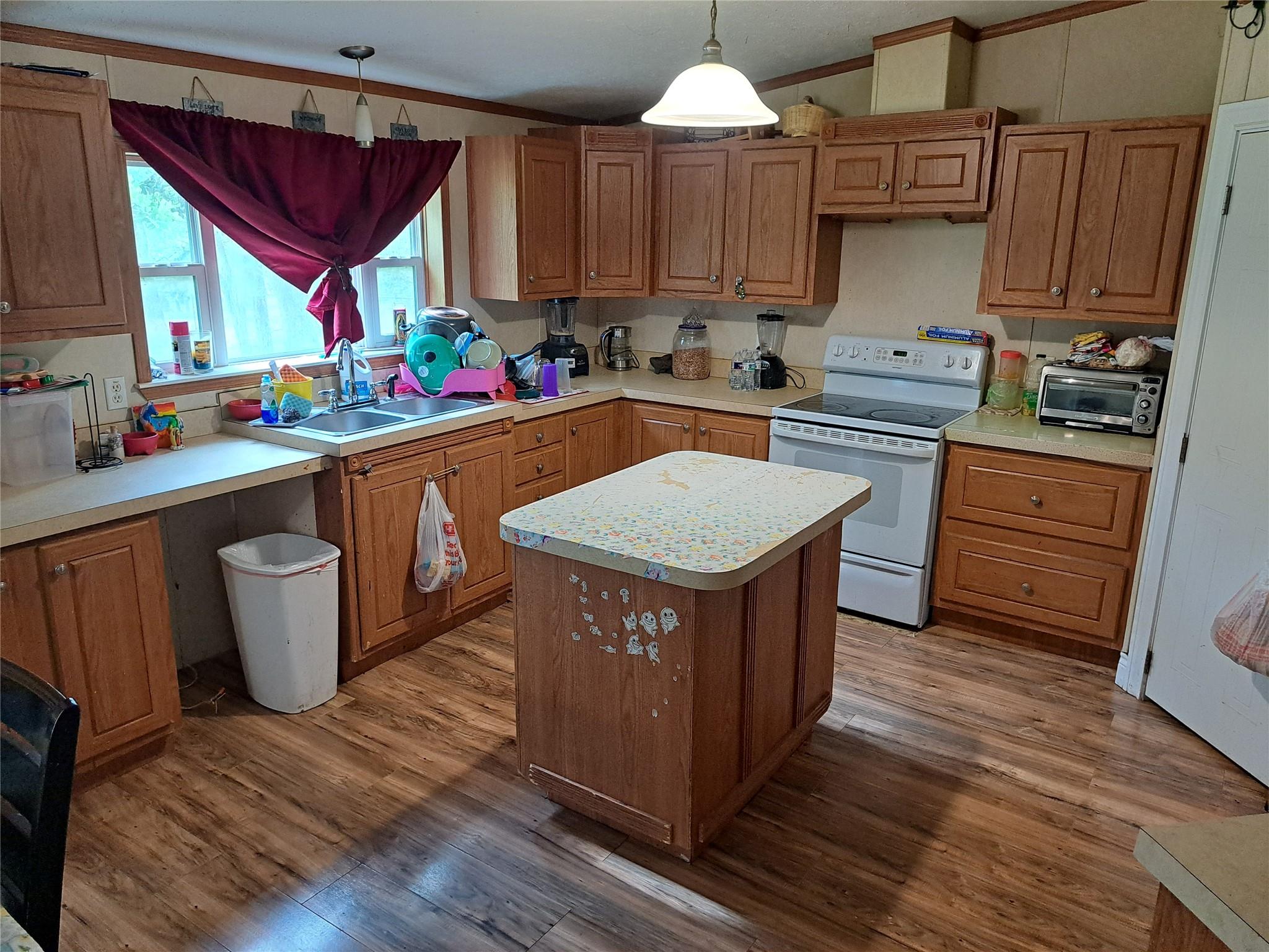 168 Maegan Ln, Cedar Creek, TX 78612