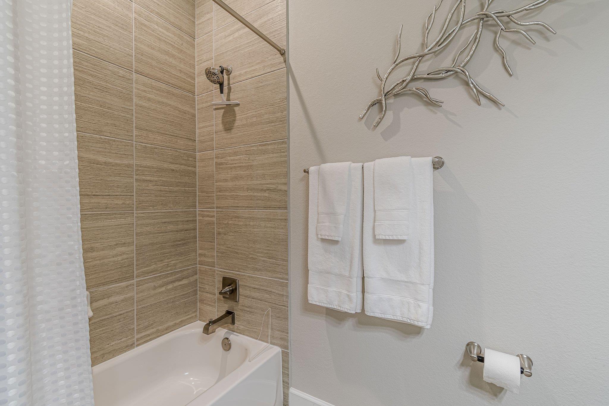 213 Sowing Oak Dr, San Marcos, TX 78666