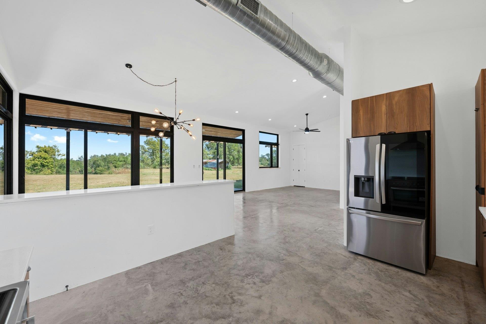 1802 Man O War Dr, Del Valle, TX 78617