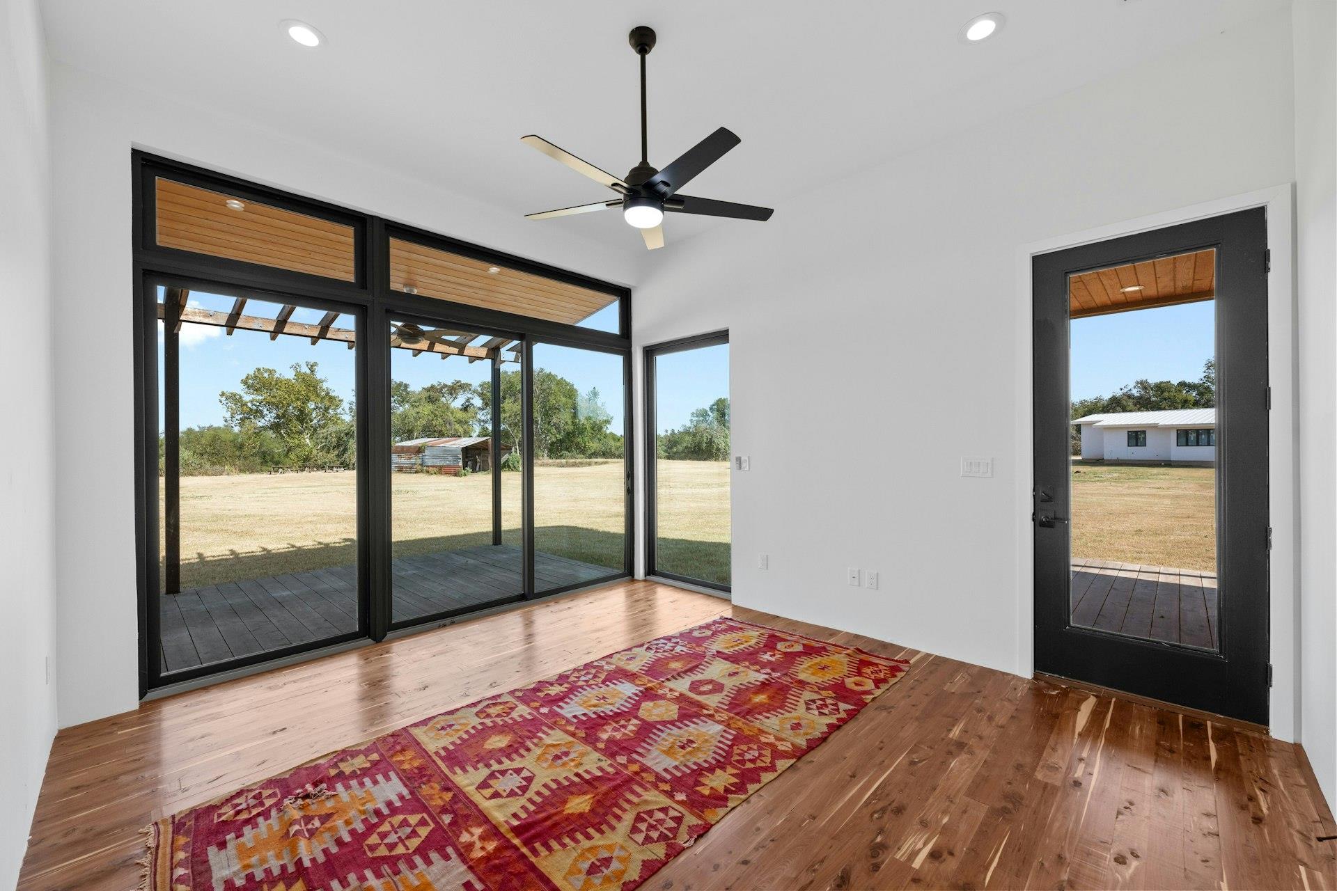 1802 Man O War Dr, Del Valle, TX 78617