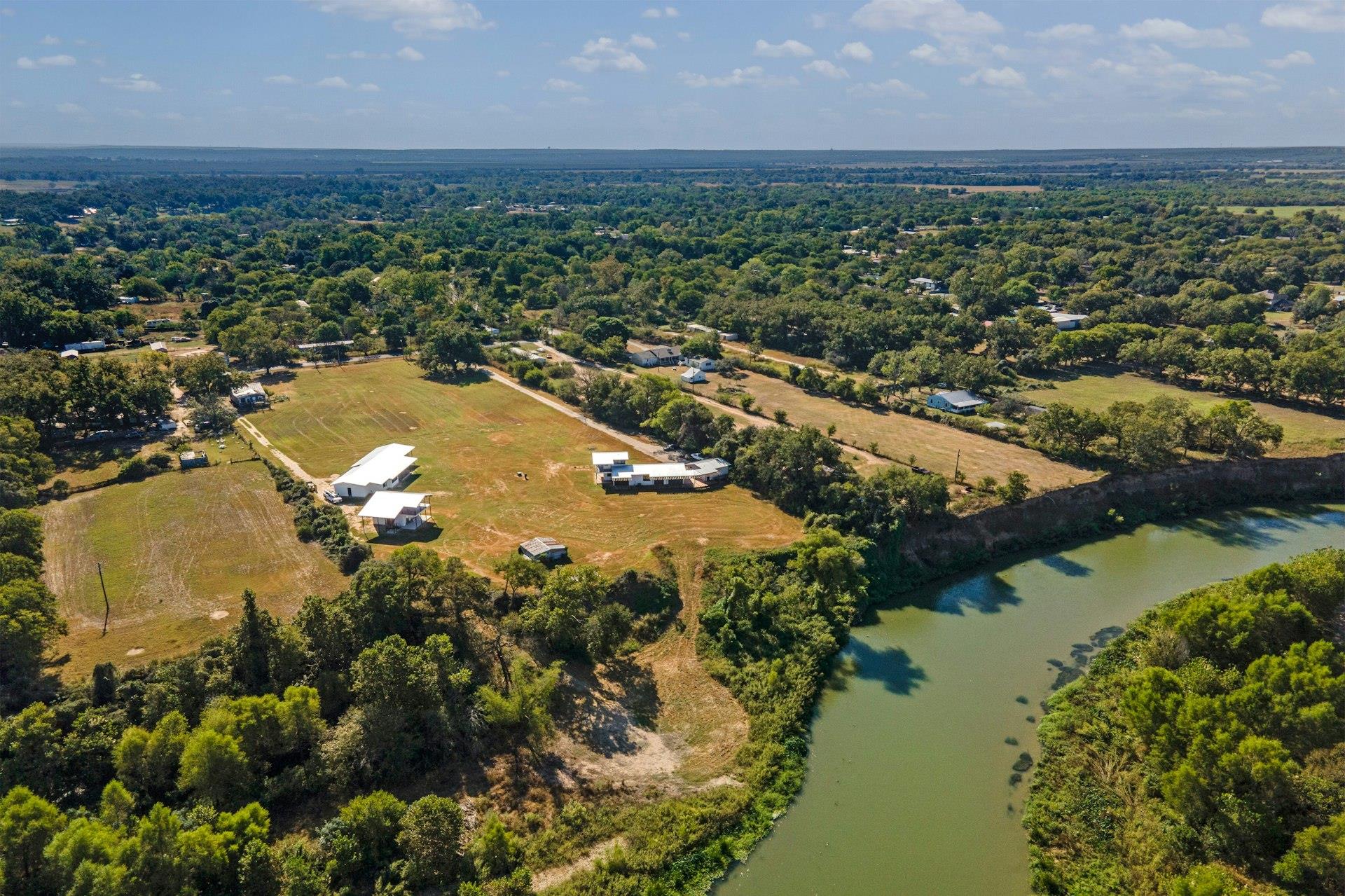 1802 Man O War Dr, Del Valle, TX 78617