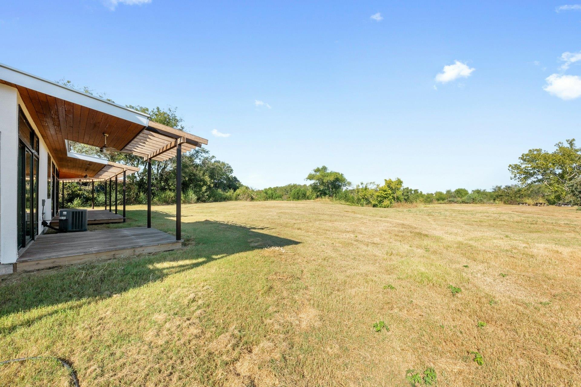 1802 Man O War Dr, Del Valle, TX 78617