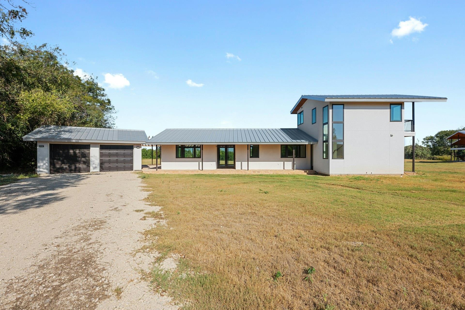 1802 Man O War Dr, Del Valle, TX 78617