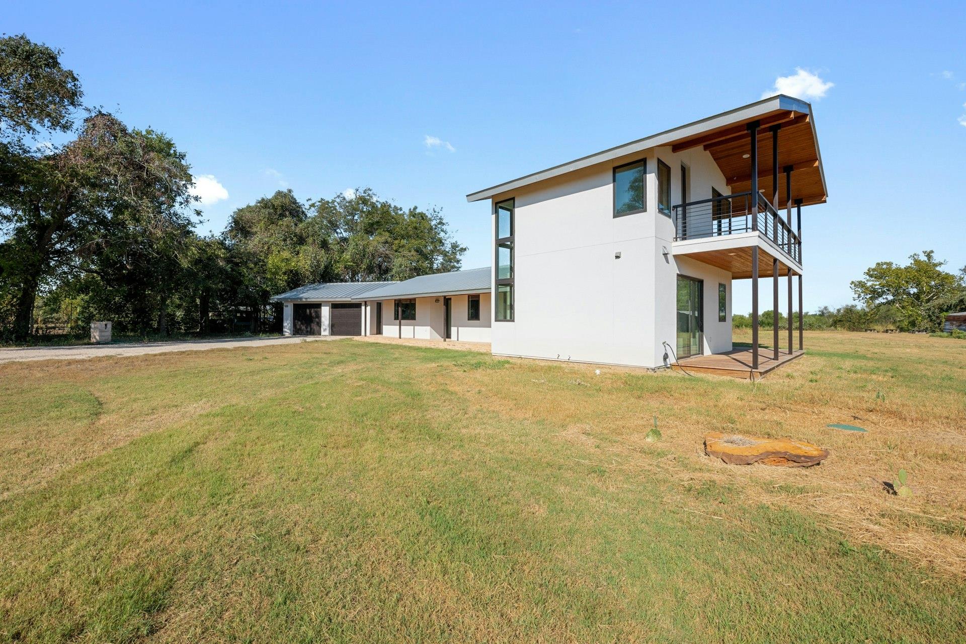 1802 Man O War Dr, Del Valle, TX 78617