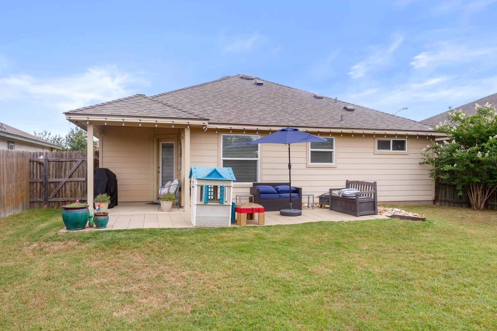 160 Cazador Dr, San Marcos, TX 78666