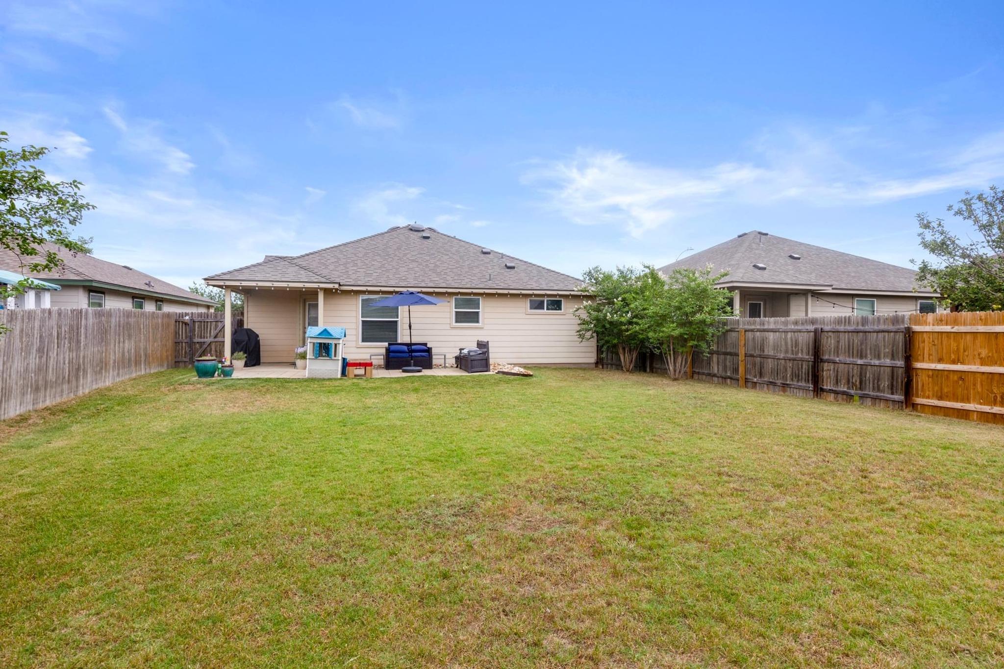 160 Cazador Dr, San Marcos, TX 78666