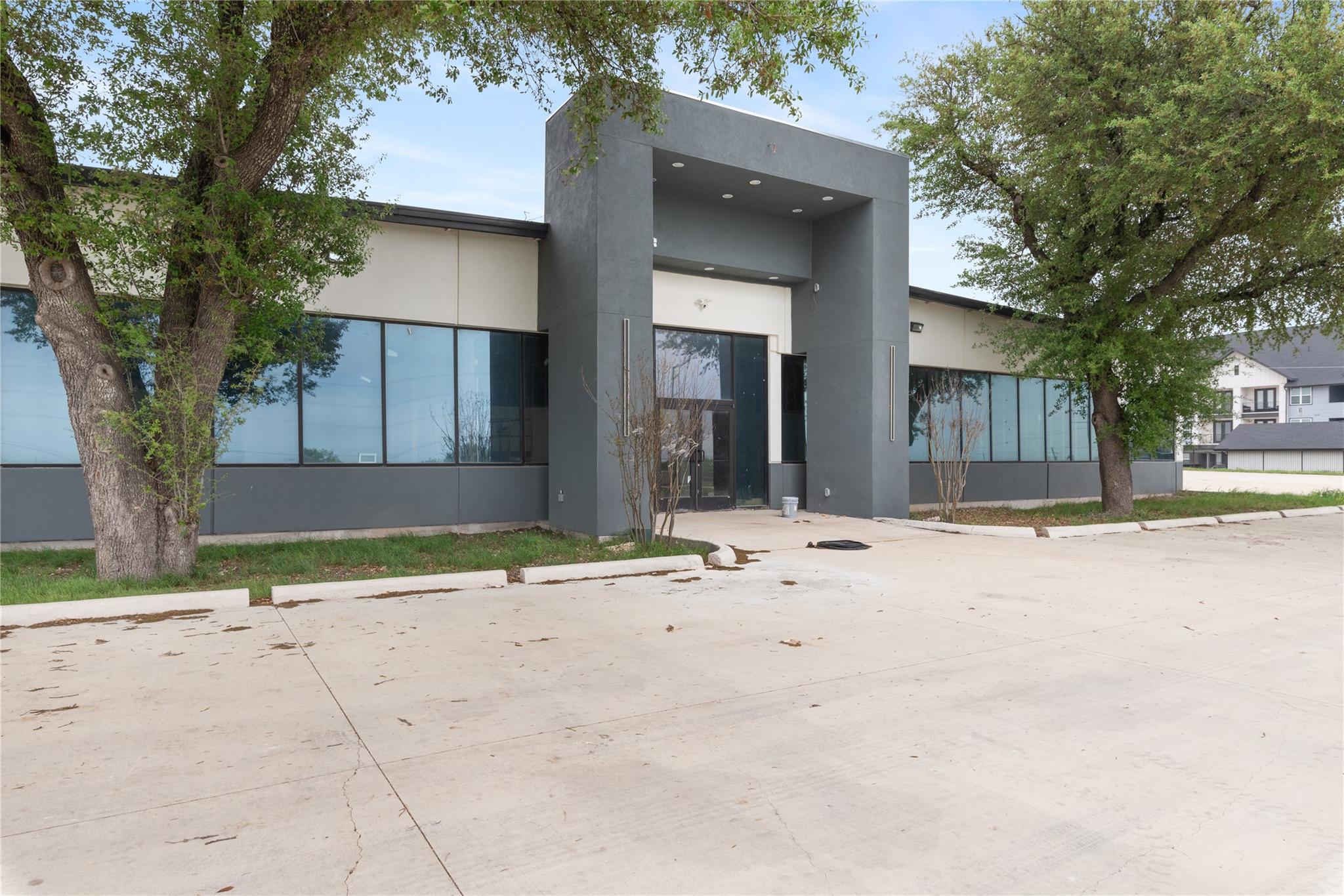 2909 E Howard Ln, Manor, TX 78653