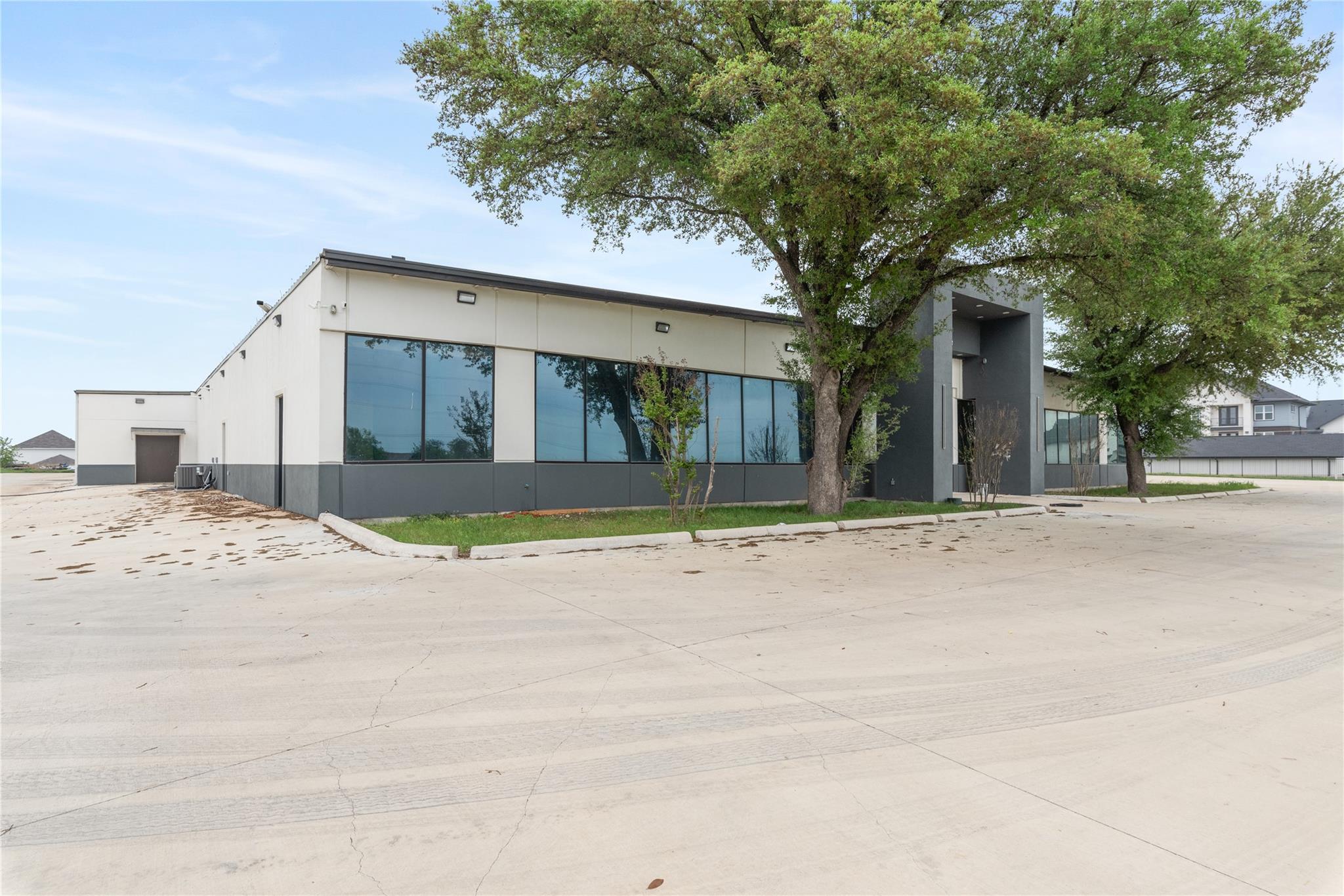 2909 E Howard Ln, Manor, TX 78653