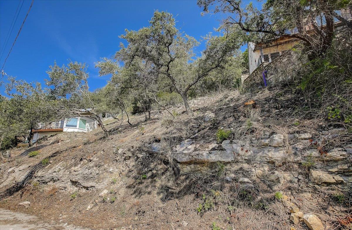 13908 Skyline Dr, Austin, TX 78732