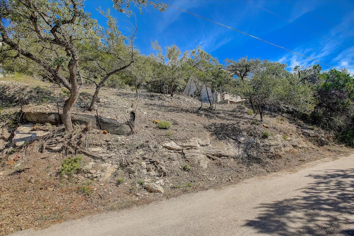 13908 Skyline Dr, Austin, TX 78732