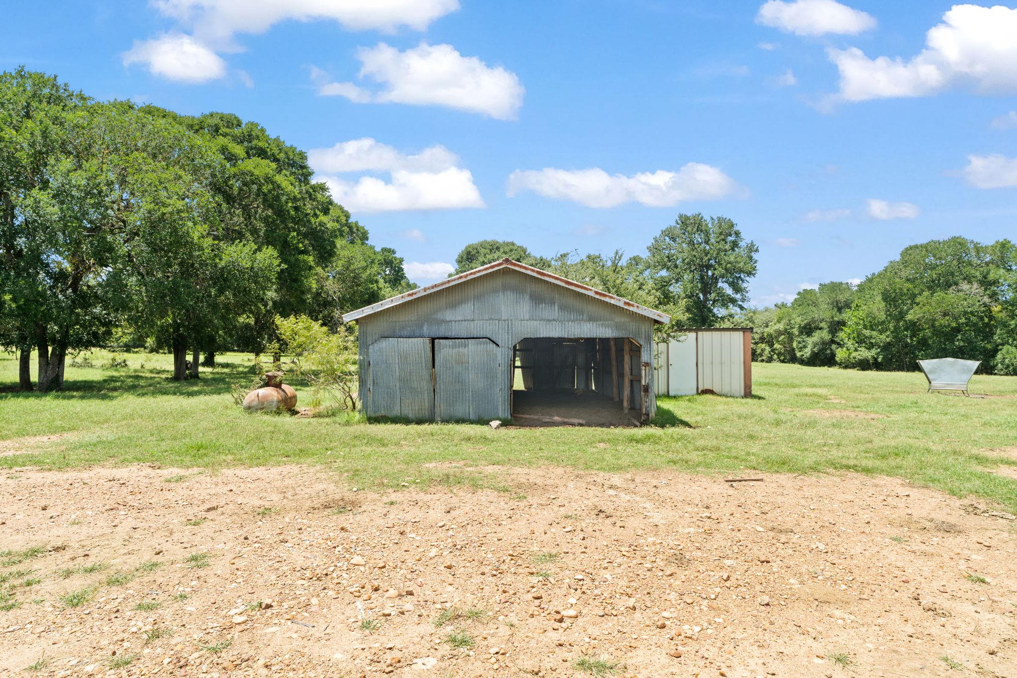 1010 Saint Delight Rd, Paige, TX 78659