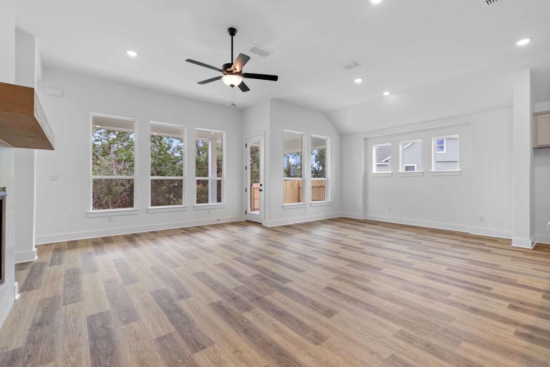 581 Sage Thrasher Cir, Dripping Springs, TX 78620