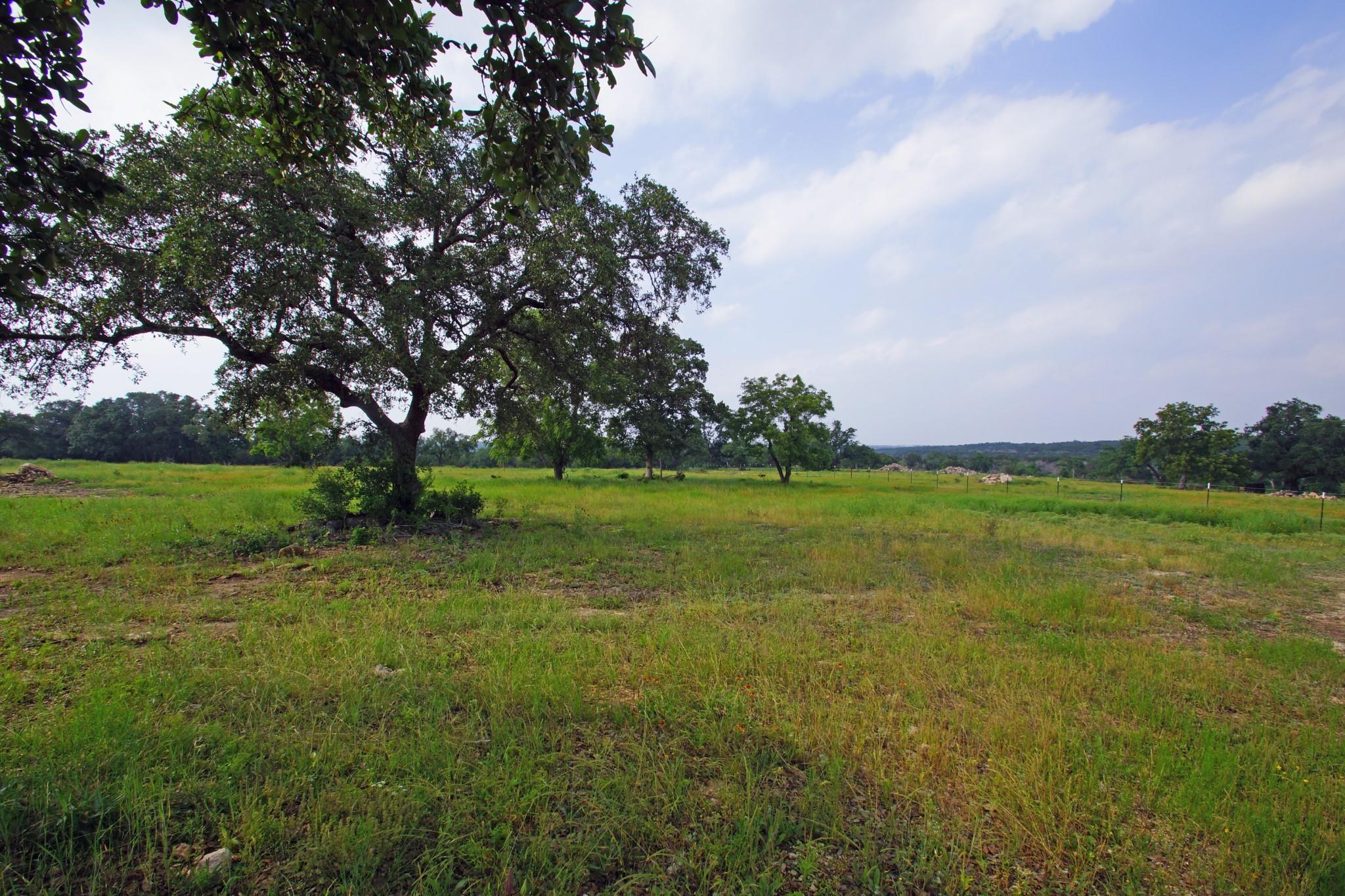 1056 Eagle Point Dr, Georgetown, TX 78628