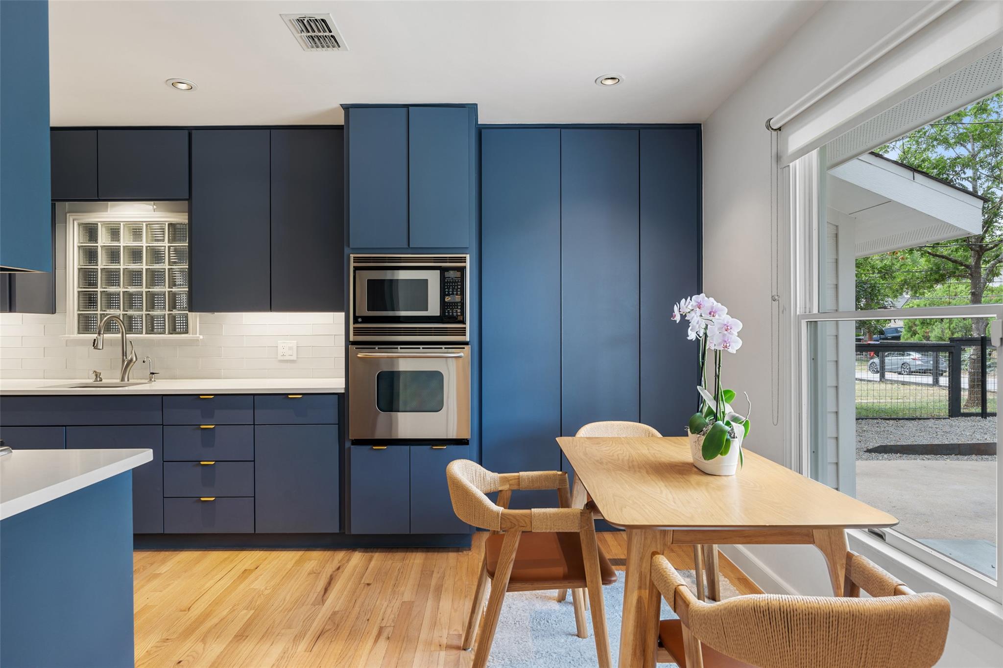 2103 W 10th St, Austin, TX 78703