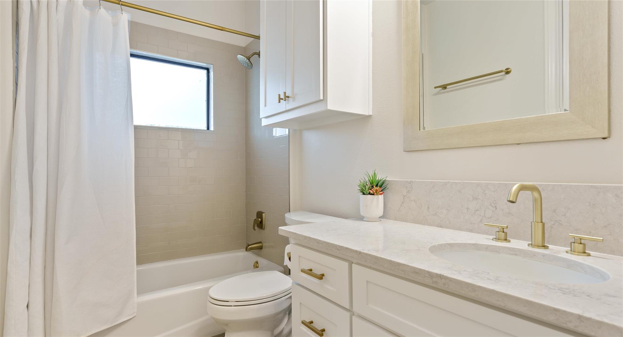 807 Mariner, Lakeway, TX 78734