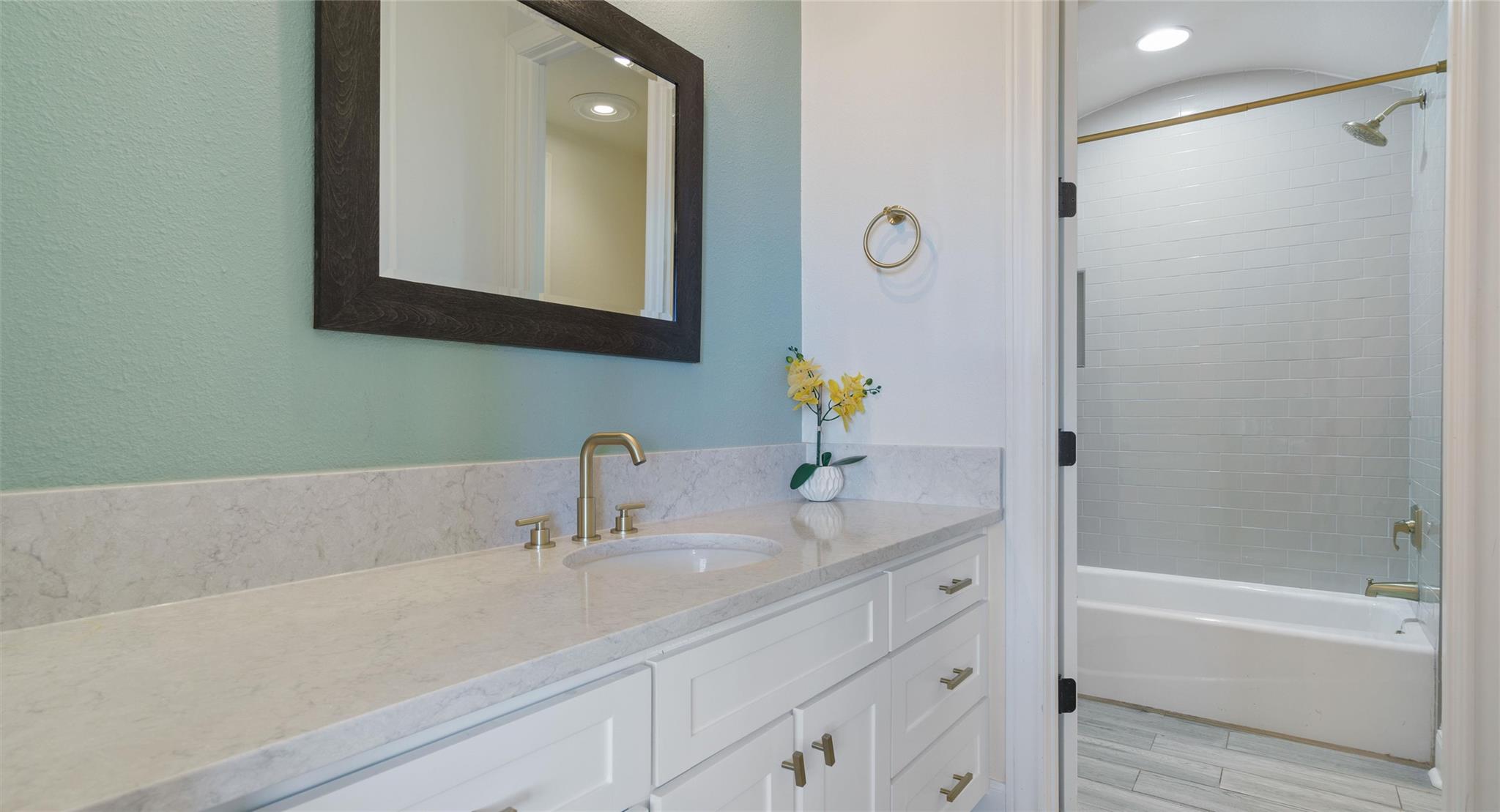 807 Mariner, Lakeway, TX 78734