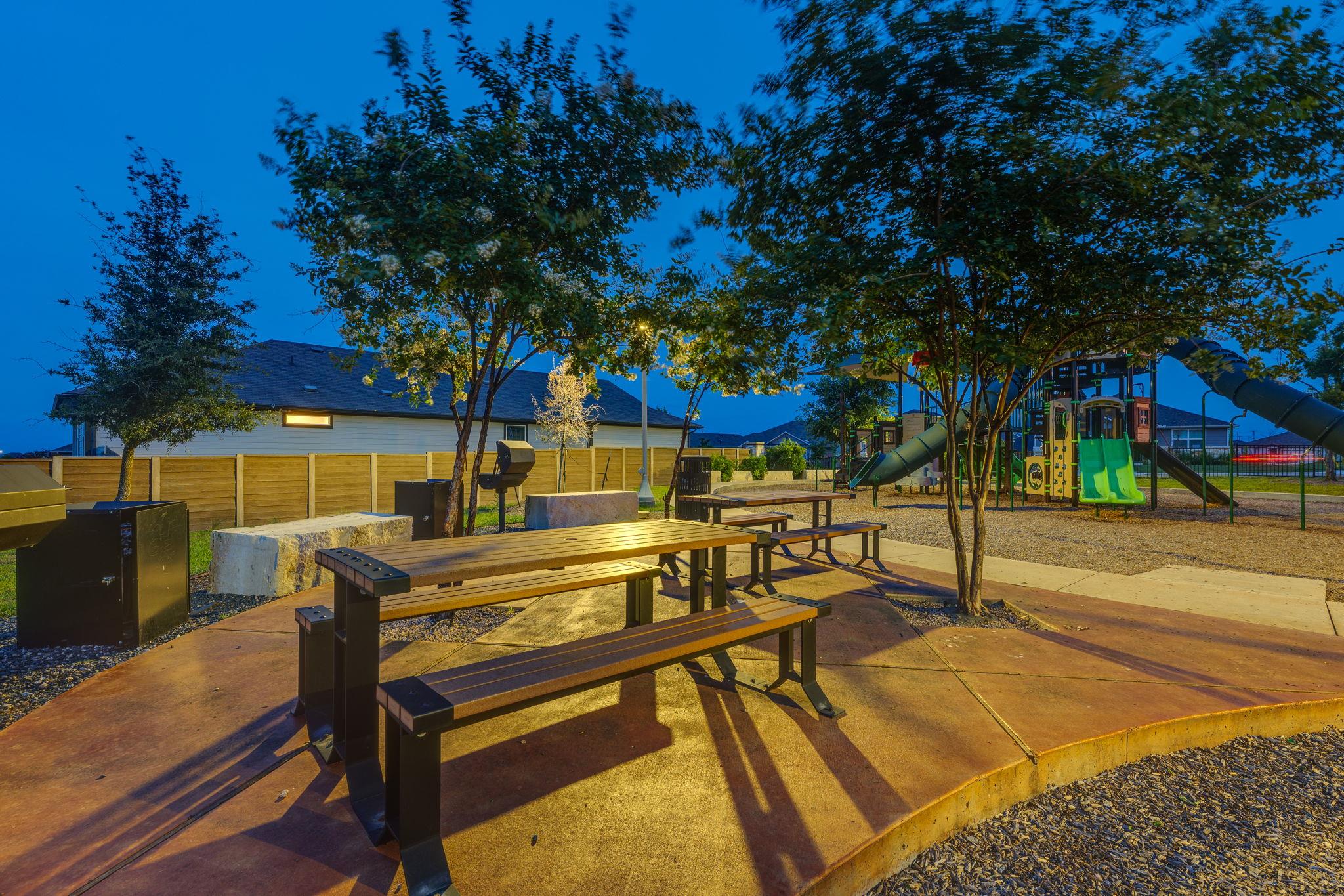 98 Barton Creek Ln, Hutto, TX 78634