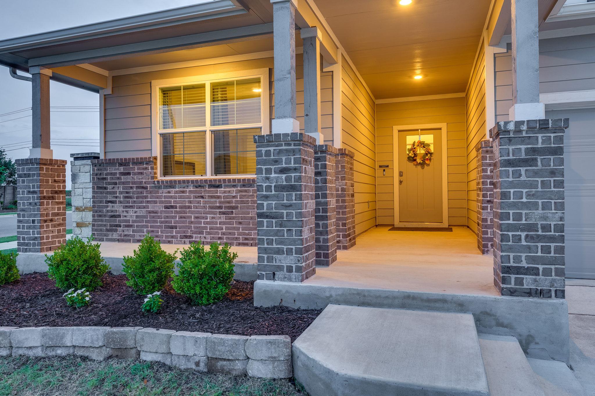 98 Barton Creek Ln, Hutto, TX 78634