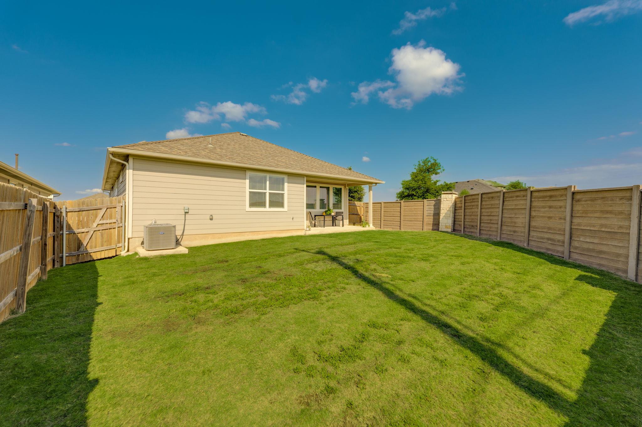 98 Barton Creek Ln, Hutto, TX 78634