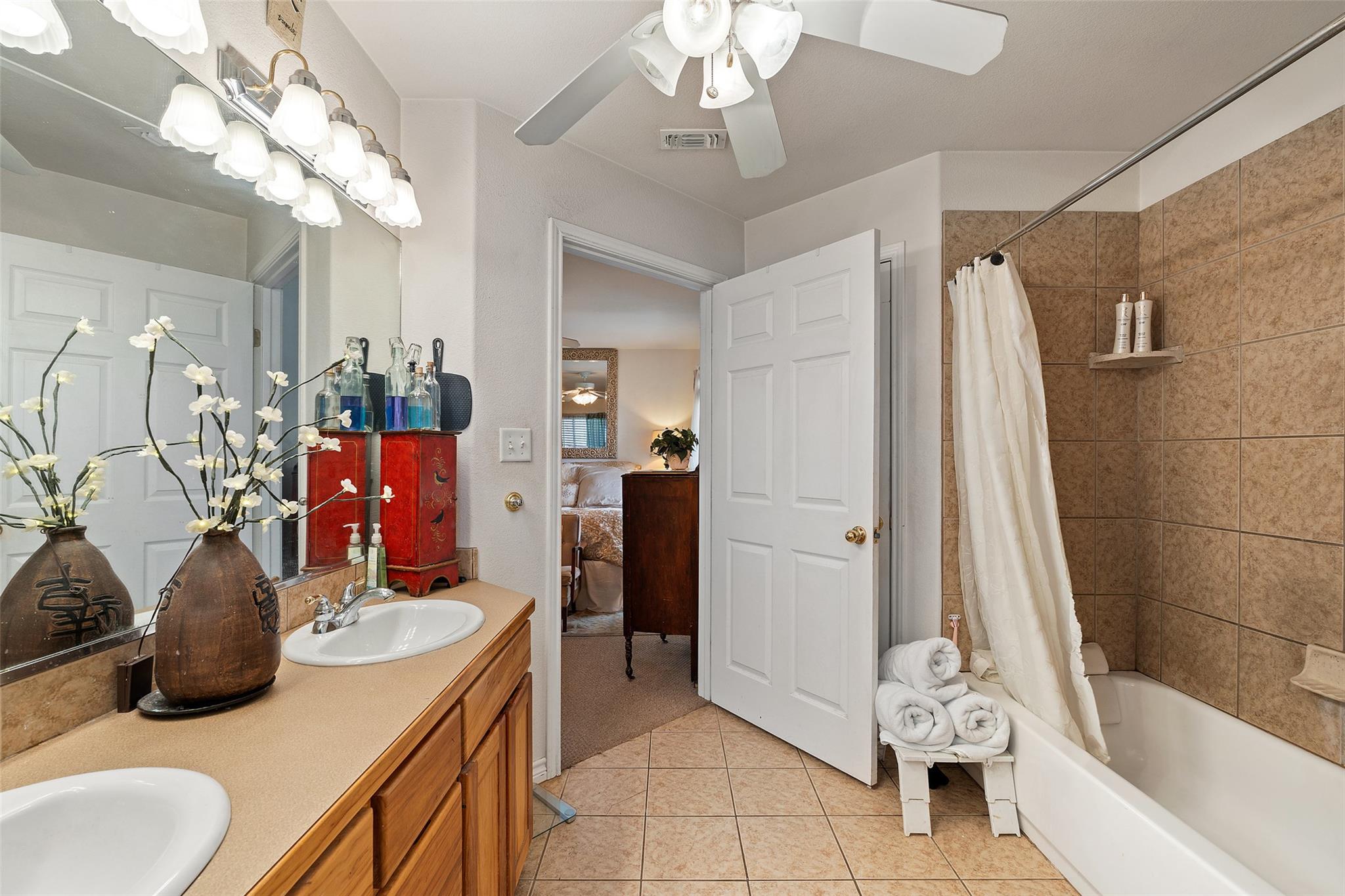 22305 Shotts Dr, Spicewood, TX 78669