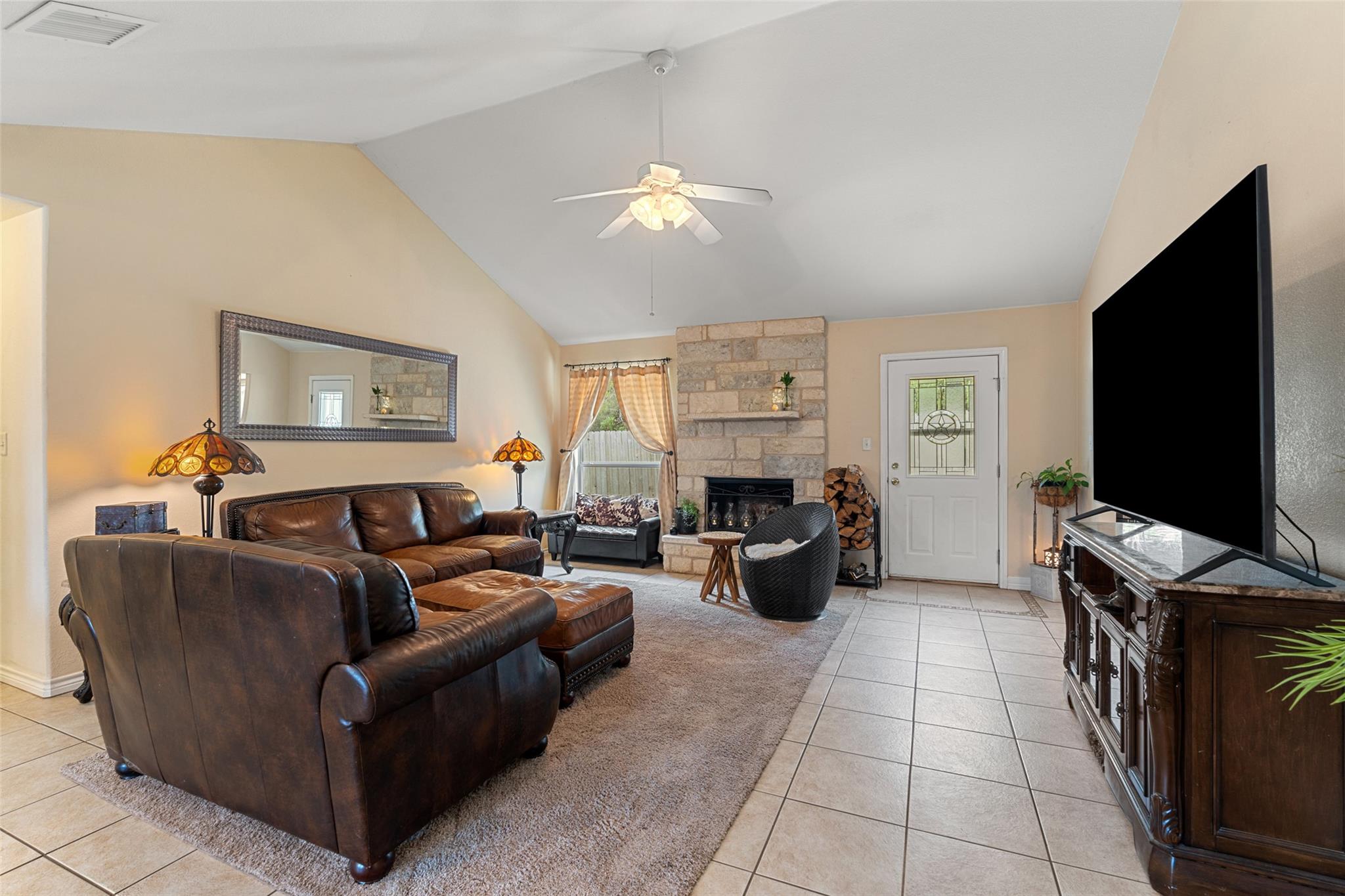 22305 Shotts Dr, Spicewood, TX 78669