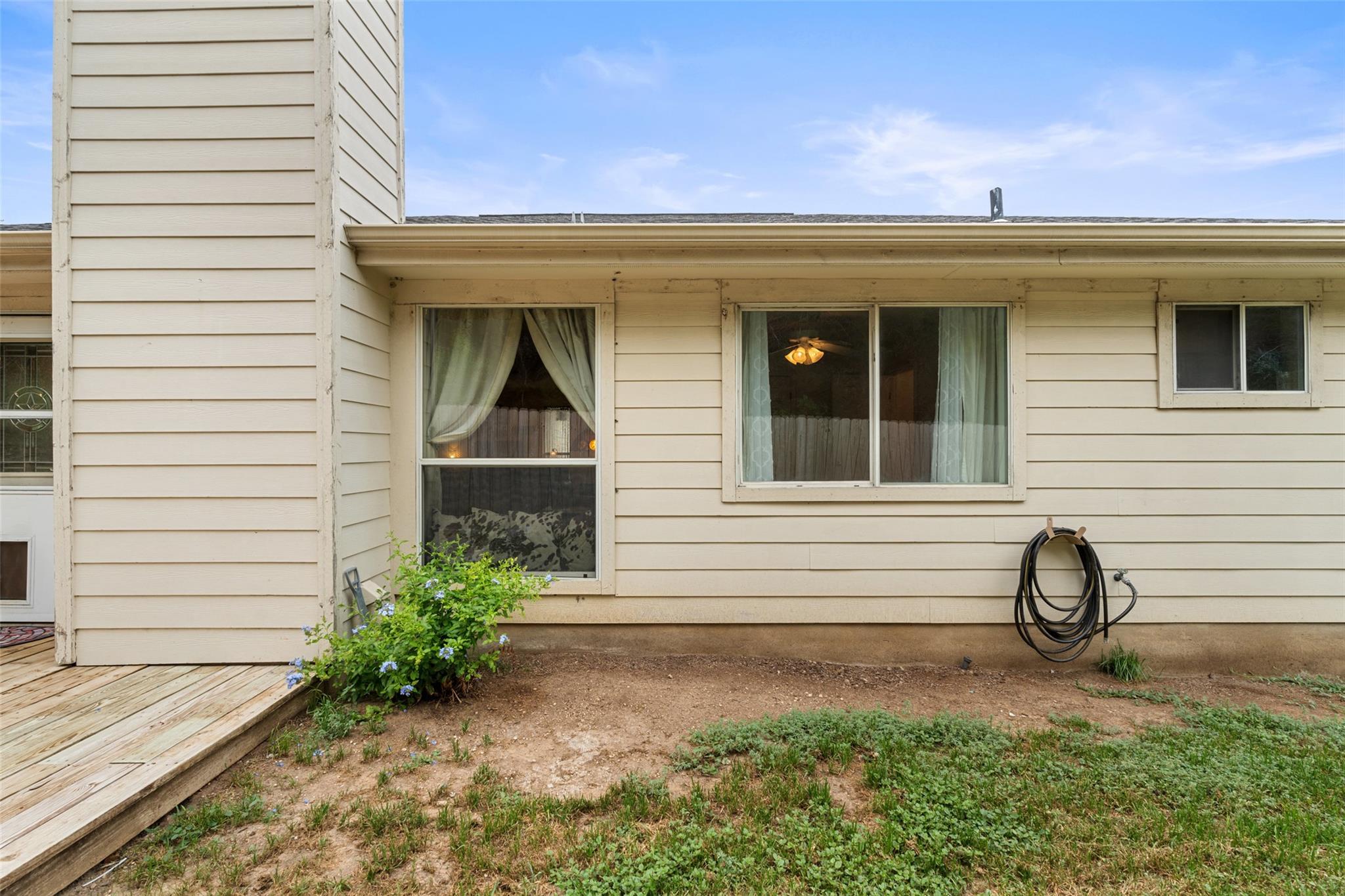 22305 Shotts Dr, Spicewood, TX 78669
