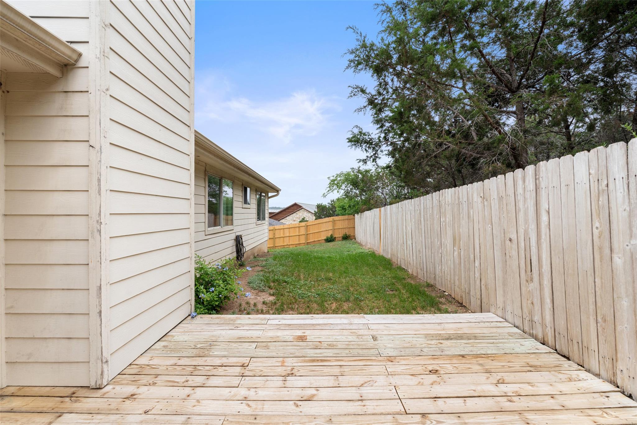 22305 Shotts Dr, Spicewood, TX 78669