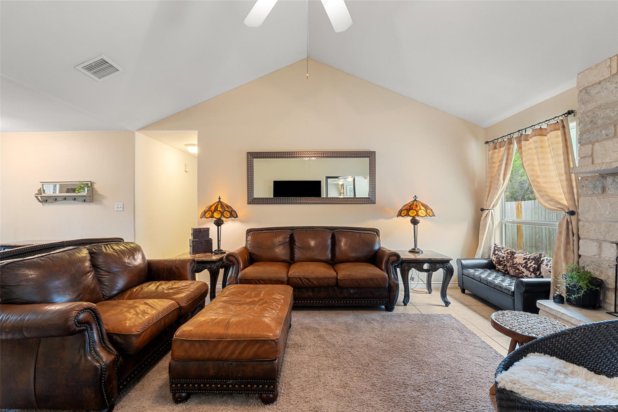 22305 Shotts Dr, Spicewood, TX 78669