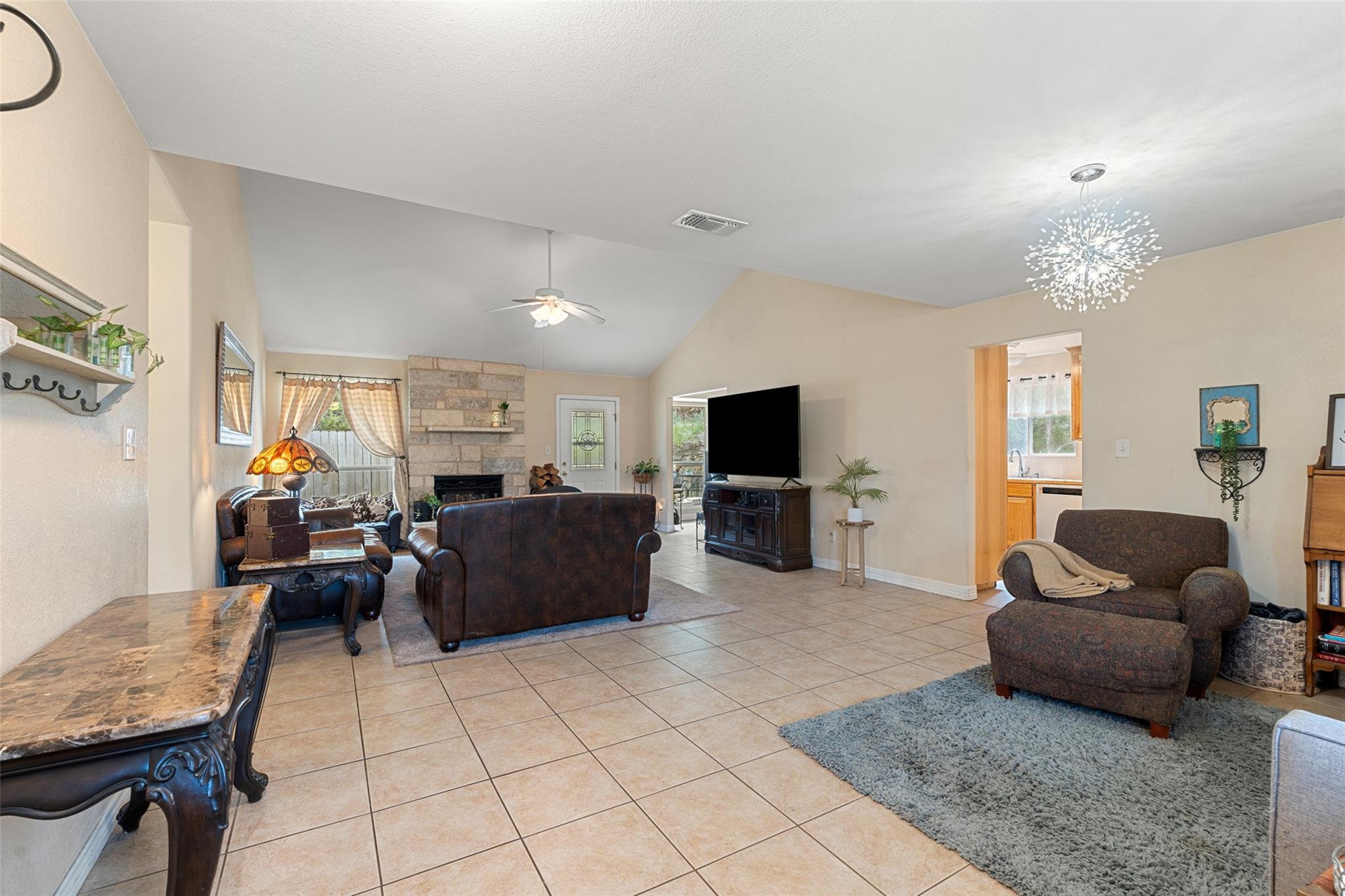 22305 Shotts Dr, Spicewood, TX 78669