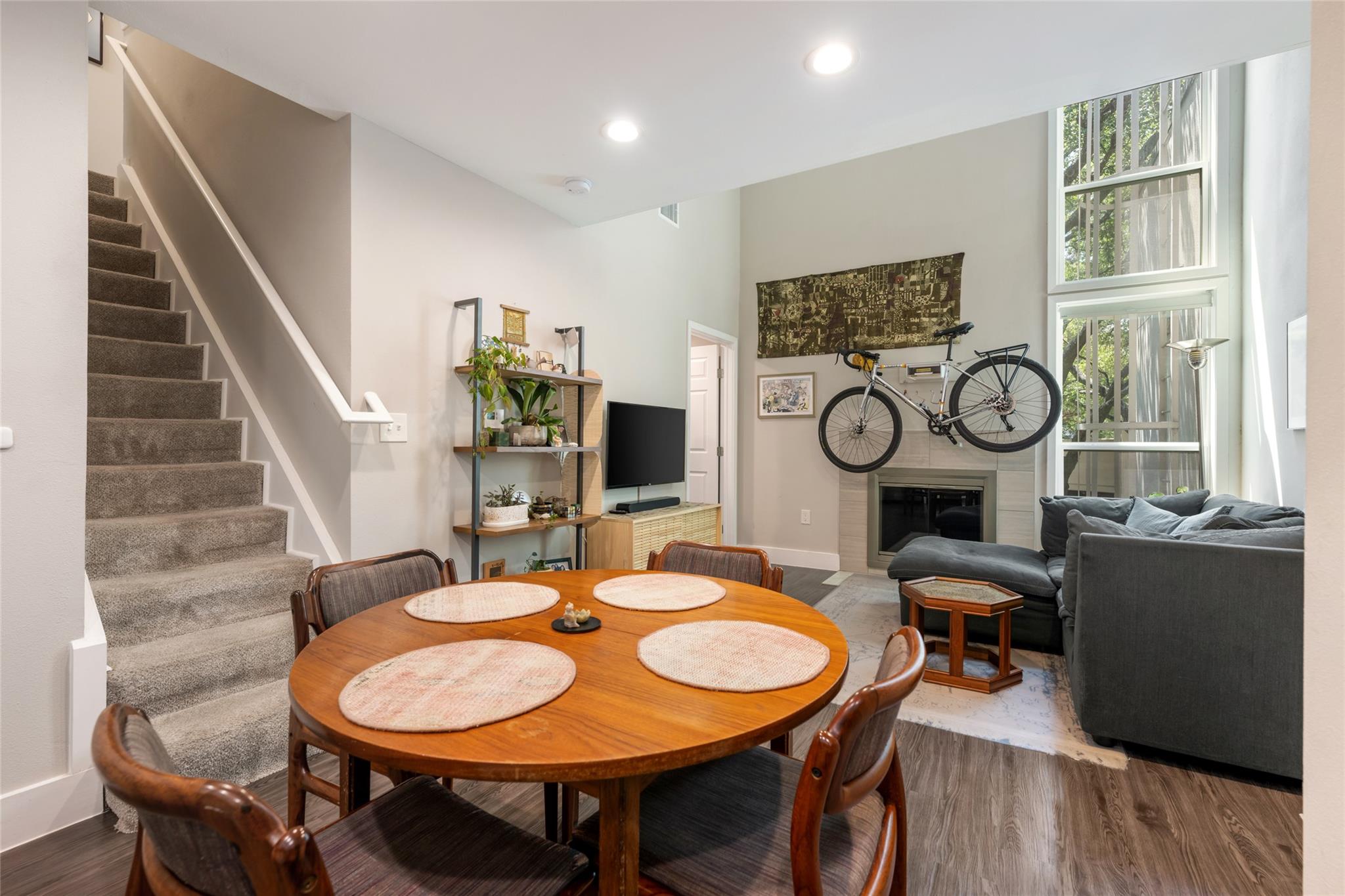 935 La Posada Dr # 243, Austin, TX 78752