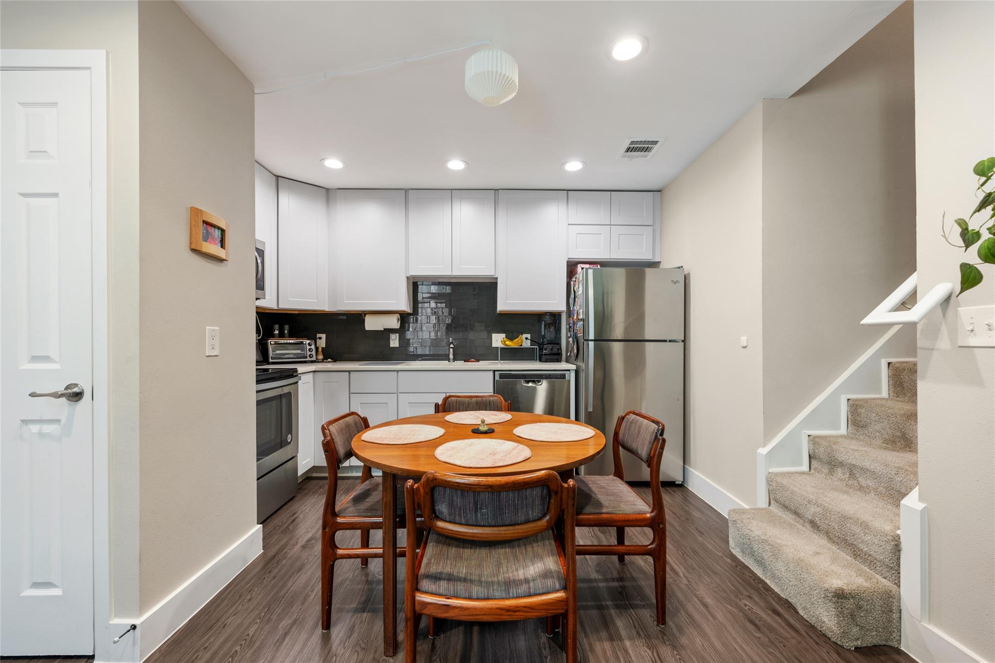 935 La Posada Dr # 243, Austin, TX 78752